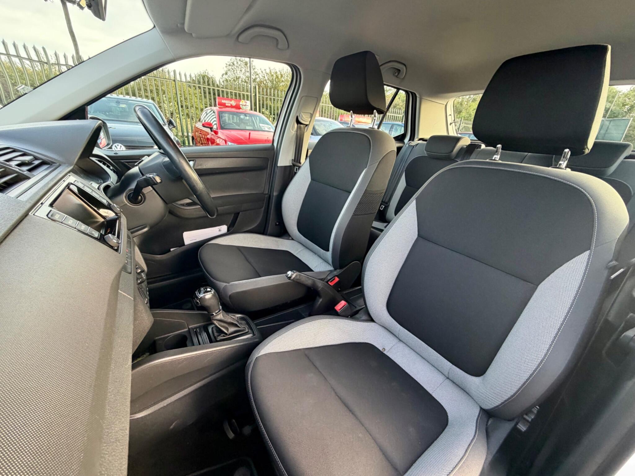 Skoda Fabia view 52