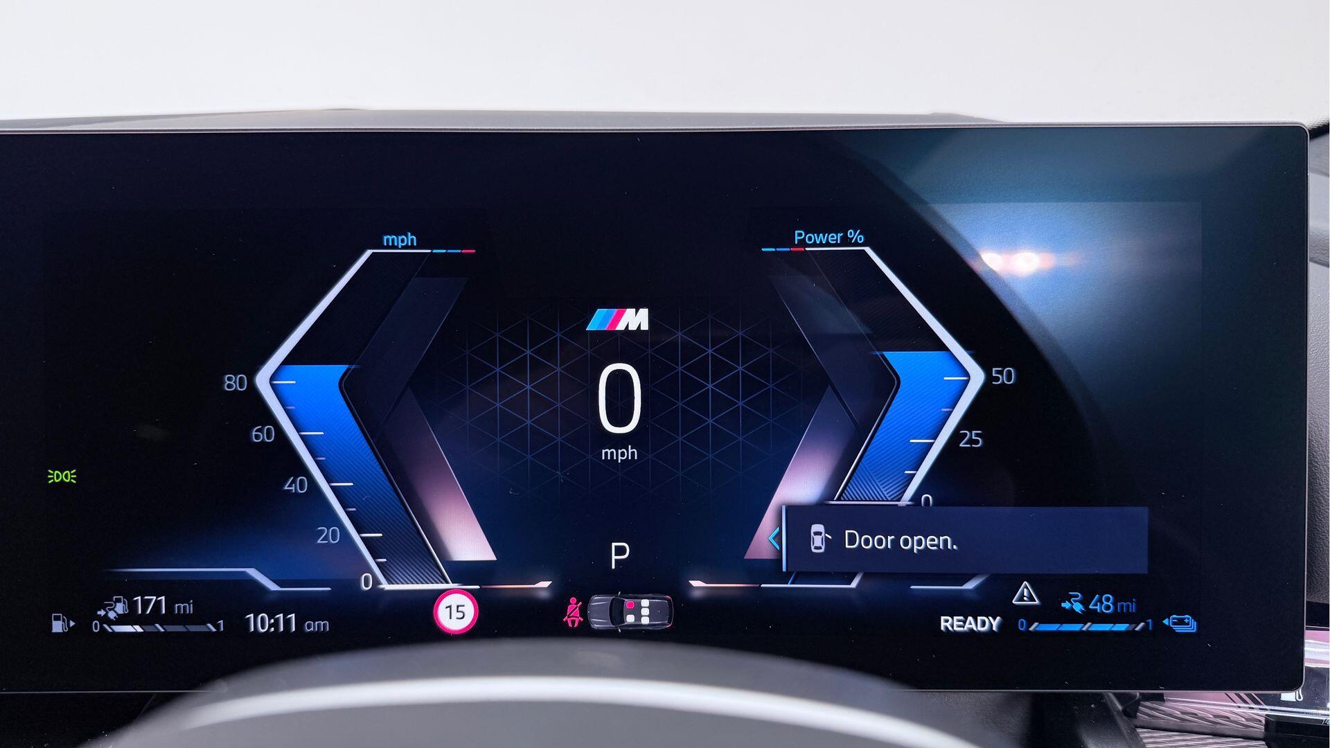 BMW 5 Series view 9