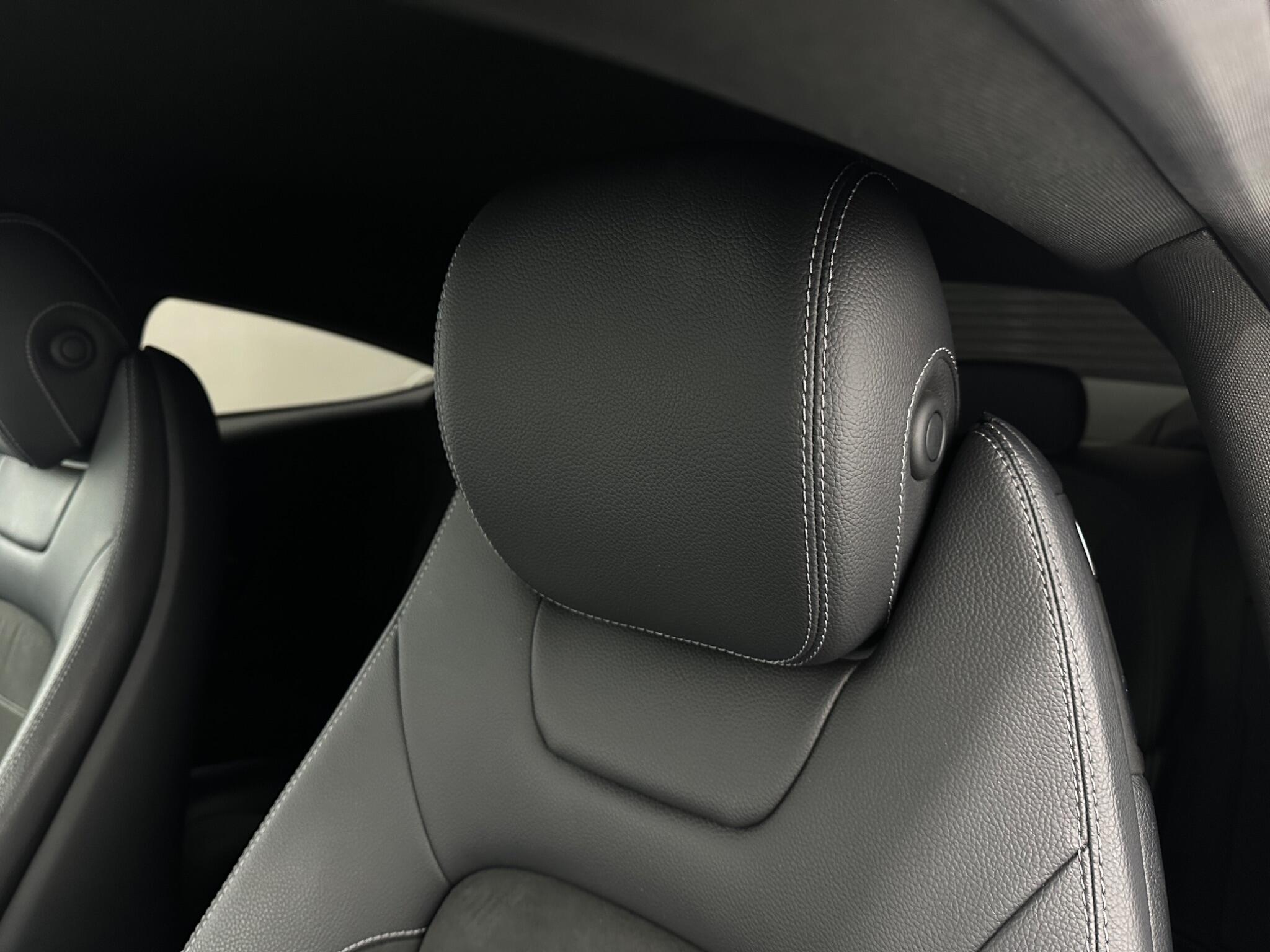 Mercedes-Benz C-Class view 38