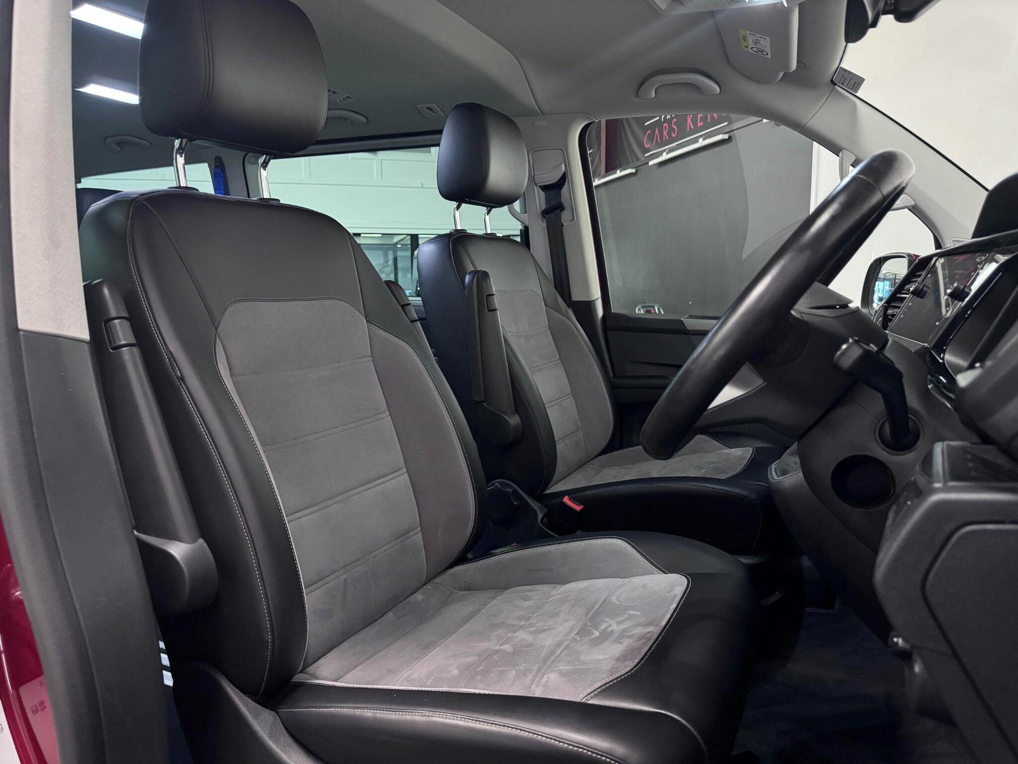 Volkswagen Caravelle view 24