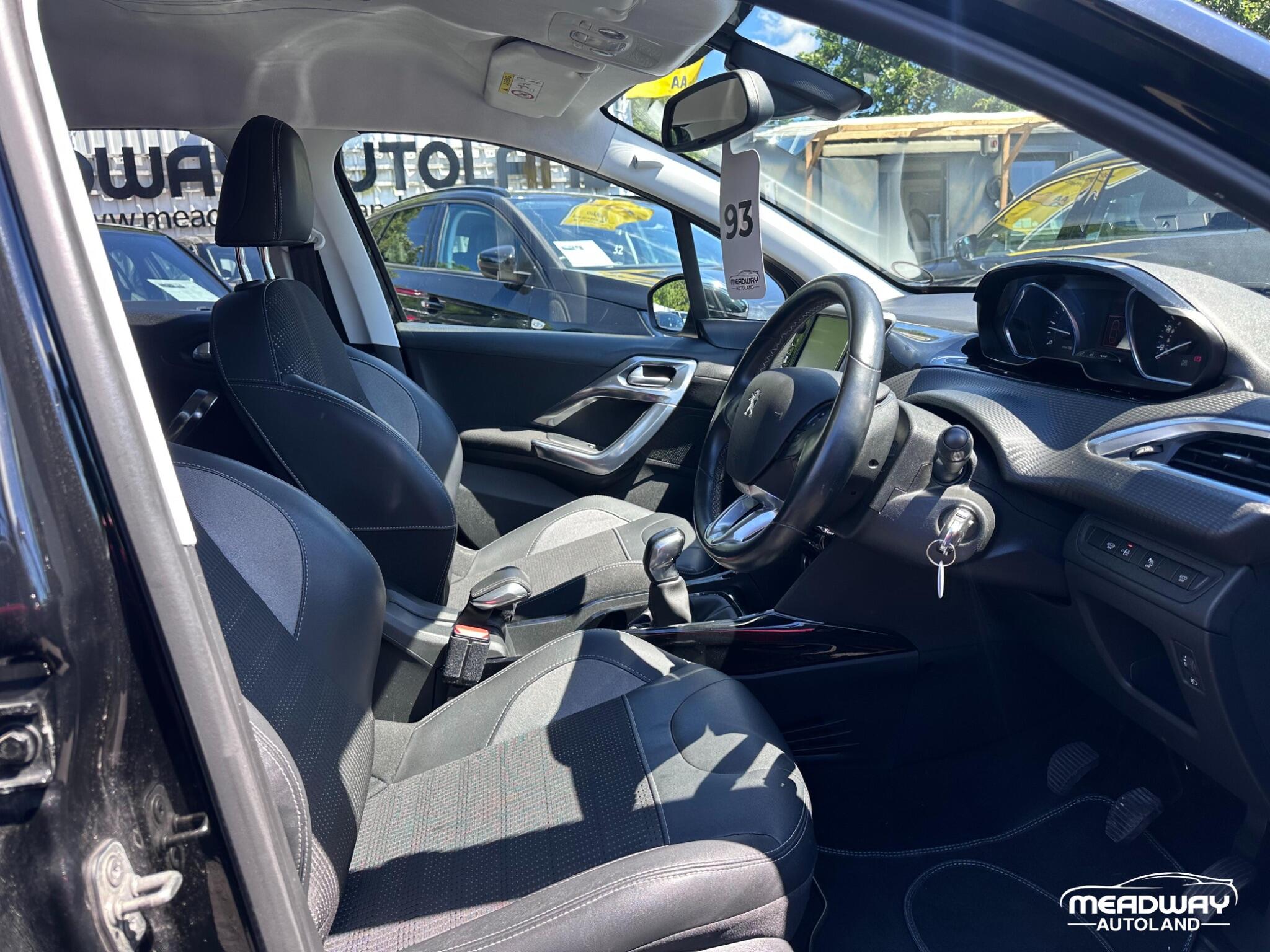 Peugeot 2008 view 12