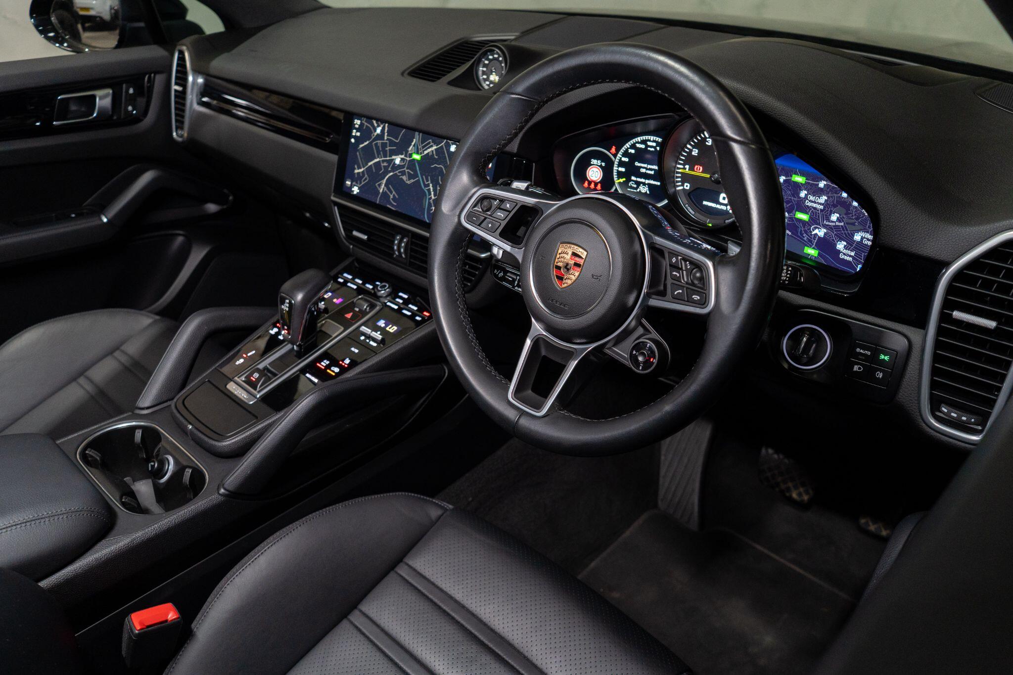 Porsche Cayenne view 10