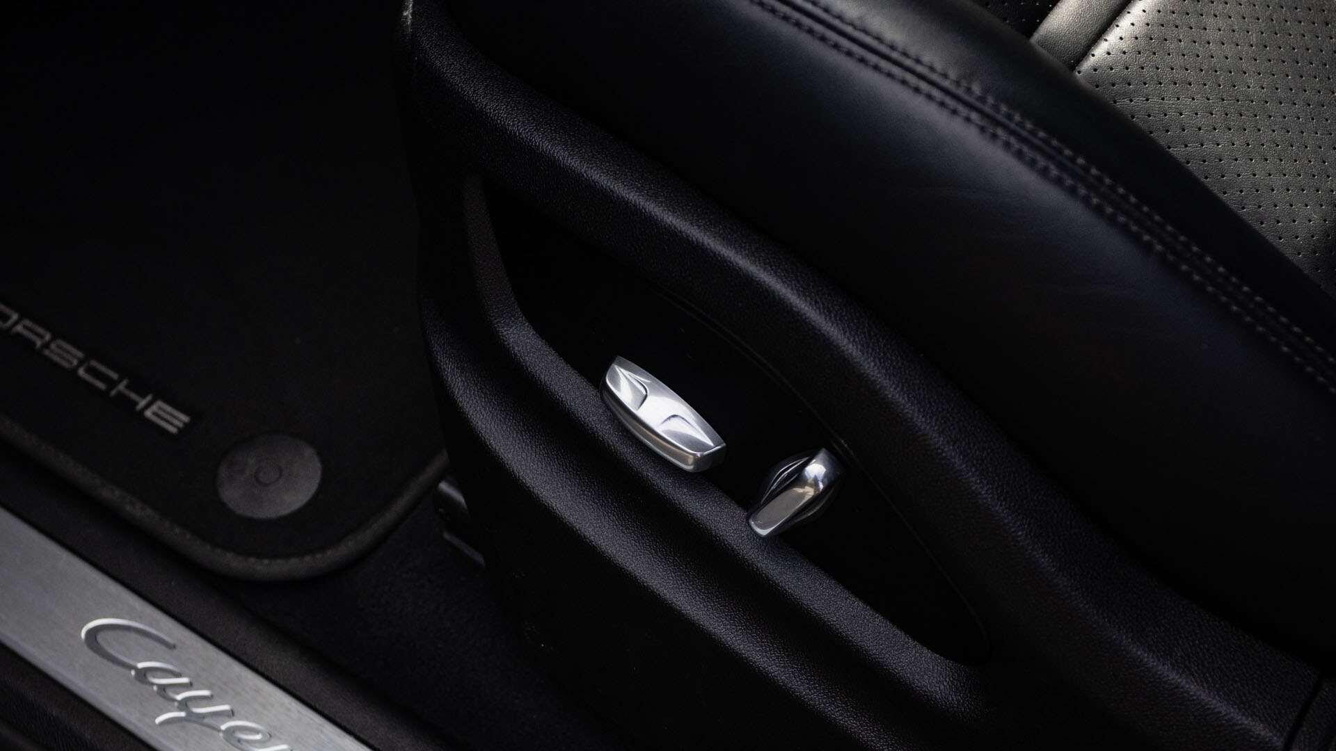 Porsche Cayenne view 30