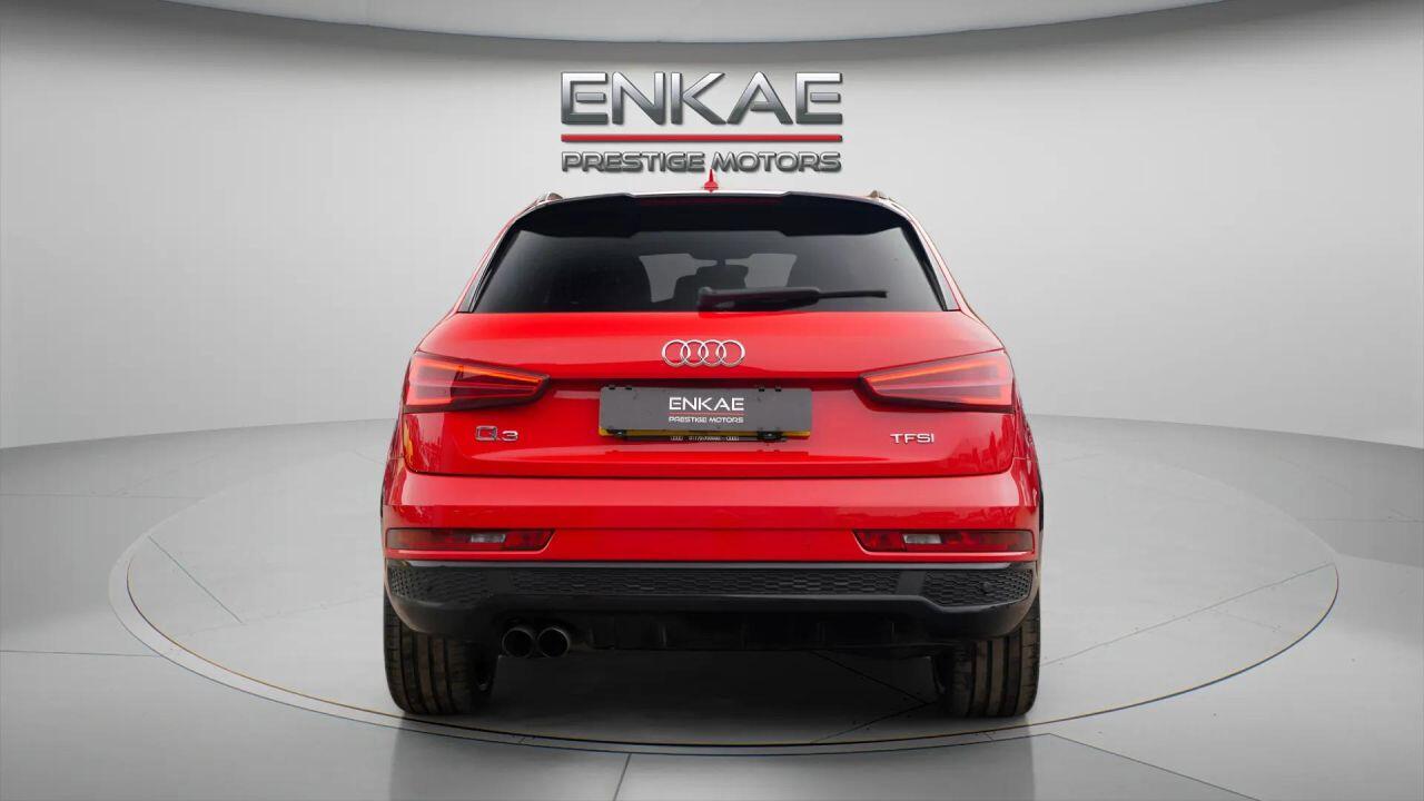 Audi Q3 view 5