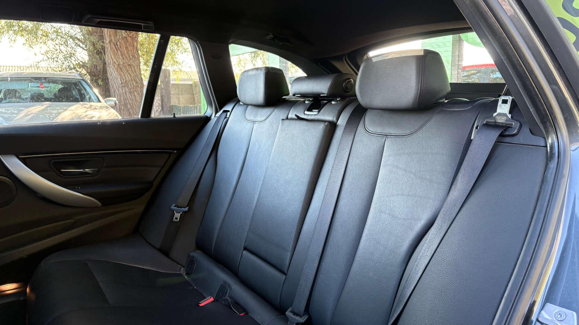 BMW 3 Series view 3