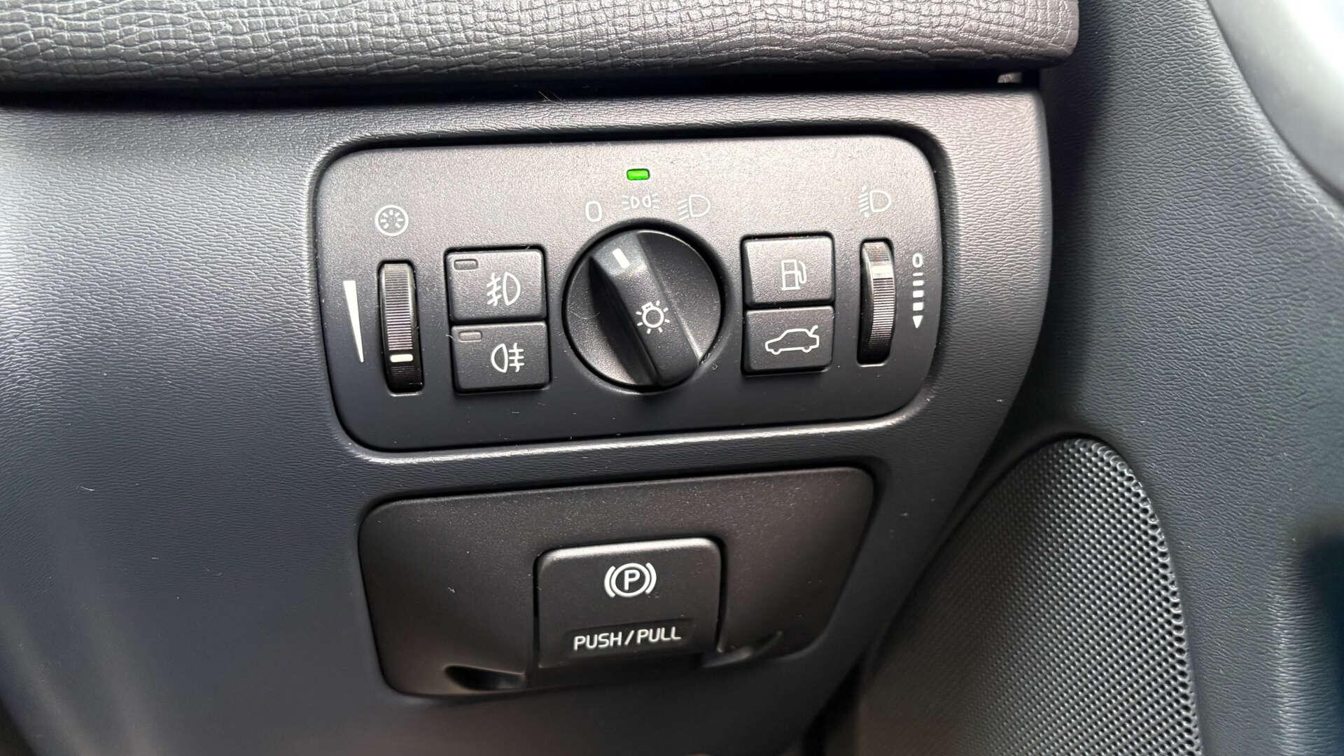 Volvo XC60 view 21