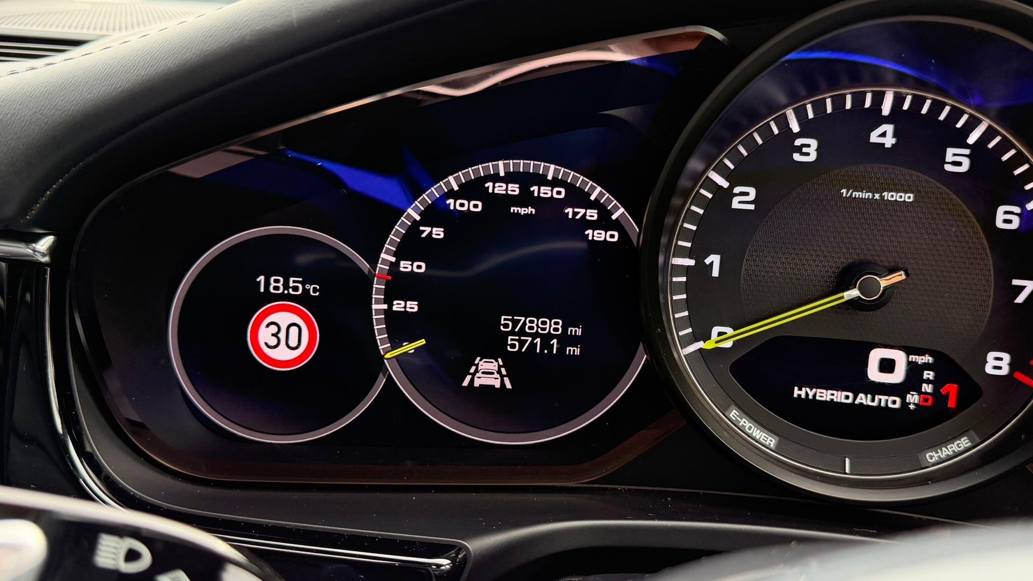 Porsche Panamera view 34