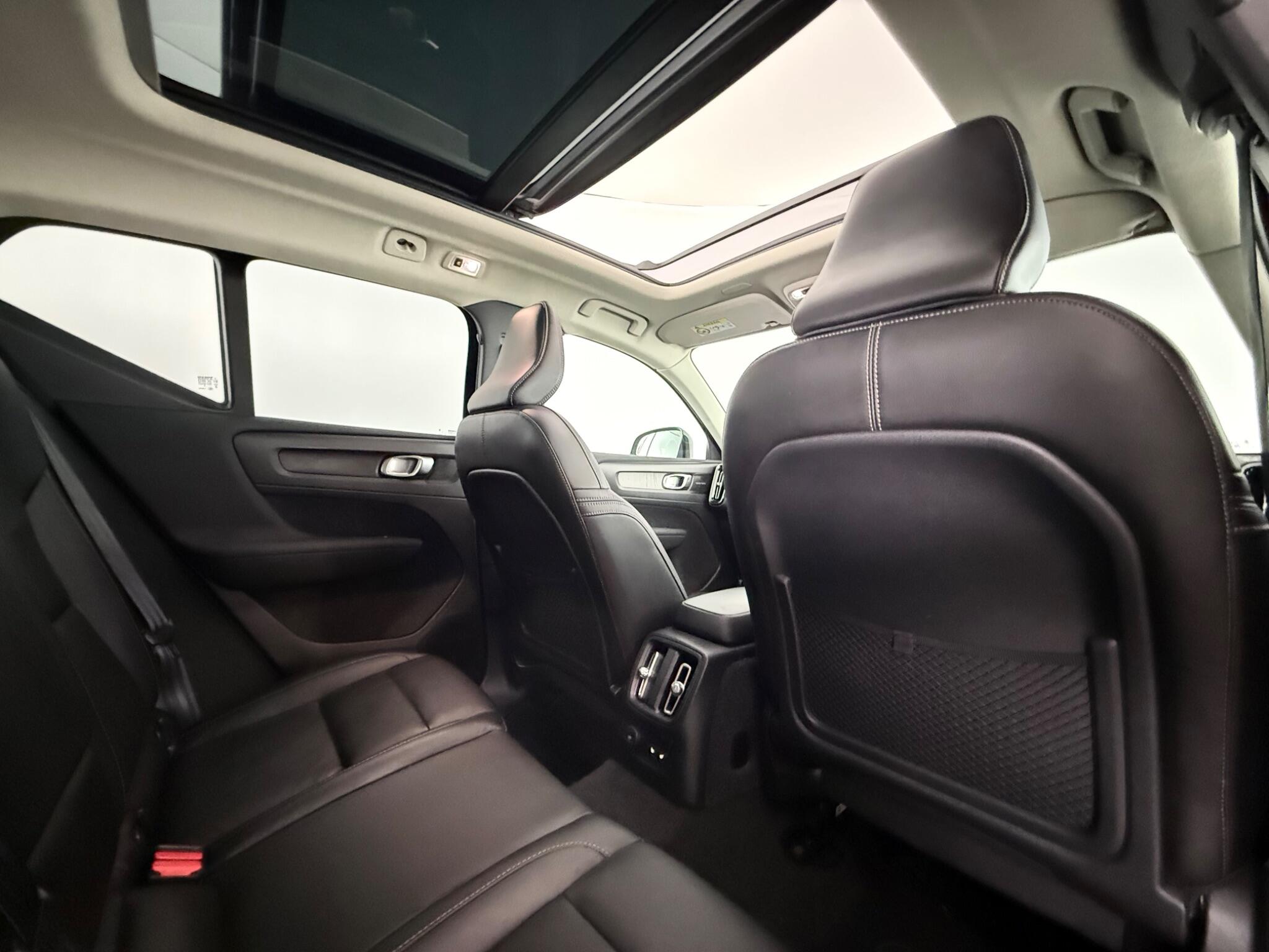 Volvo XC40 view 32