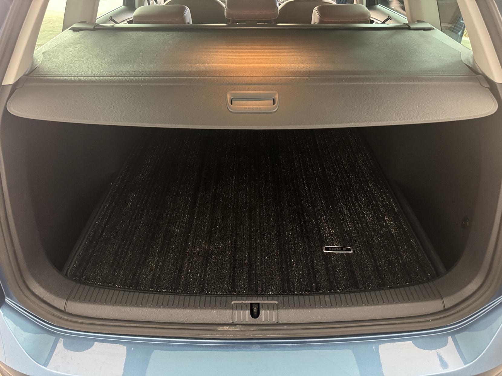 Volkswagen Golf view 70