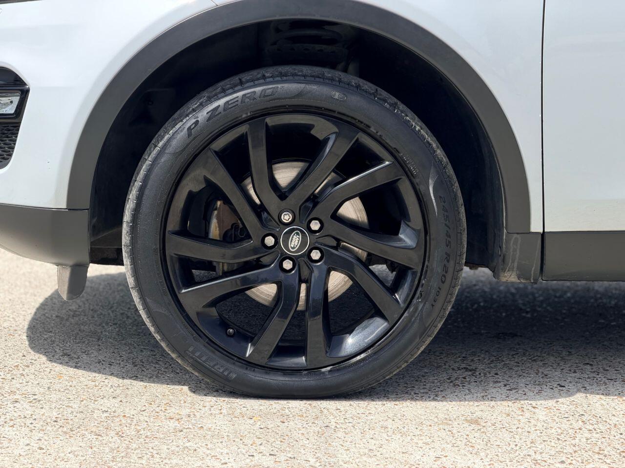 Land Rover Discovery Sport view 11