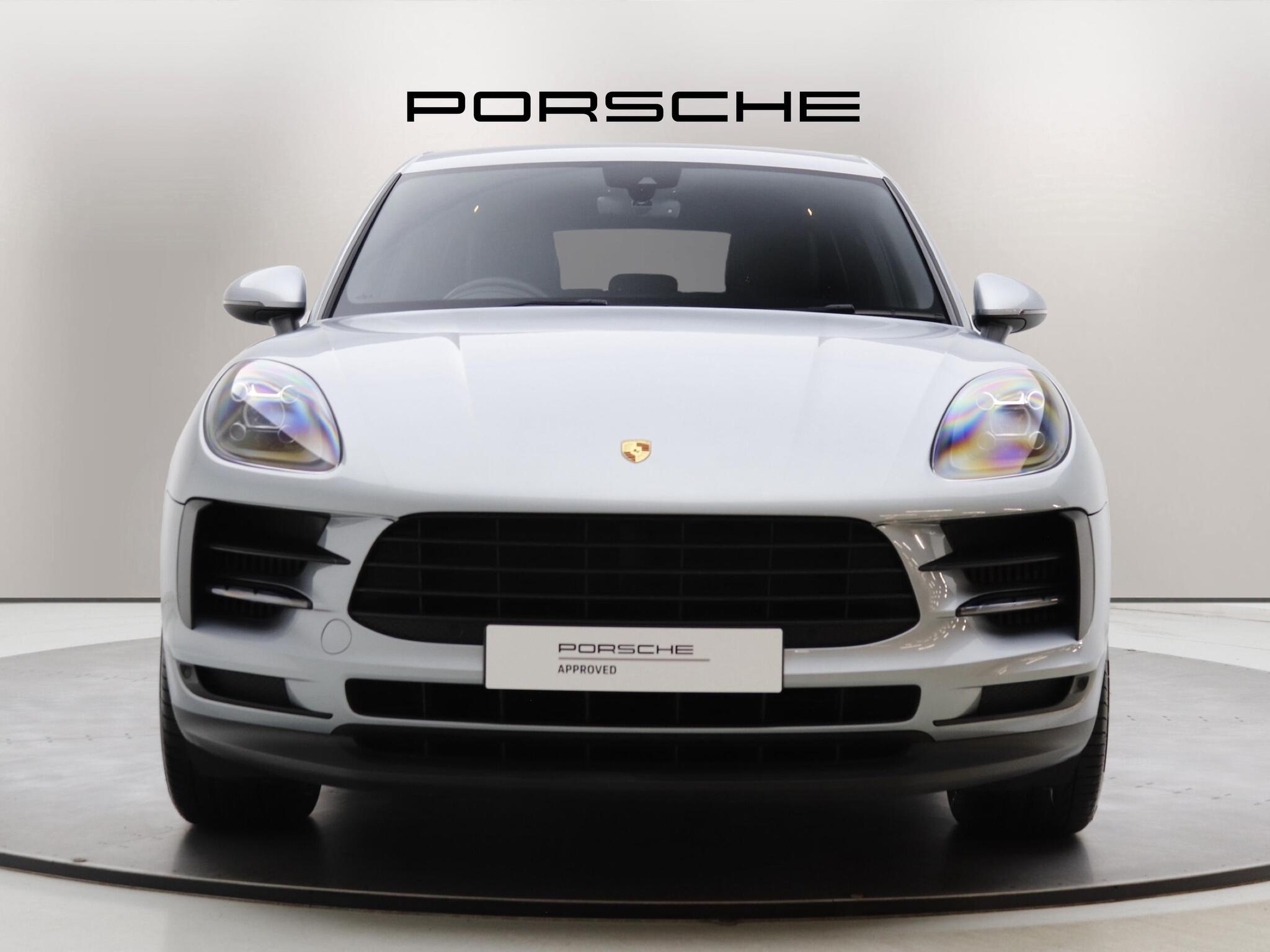 Porsche Macan view 6