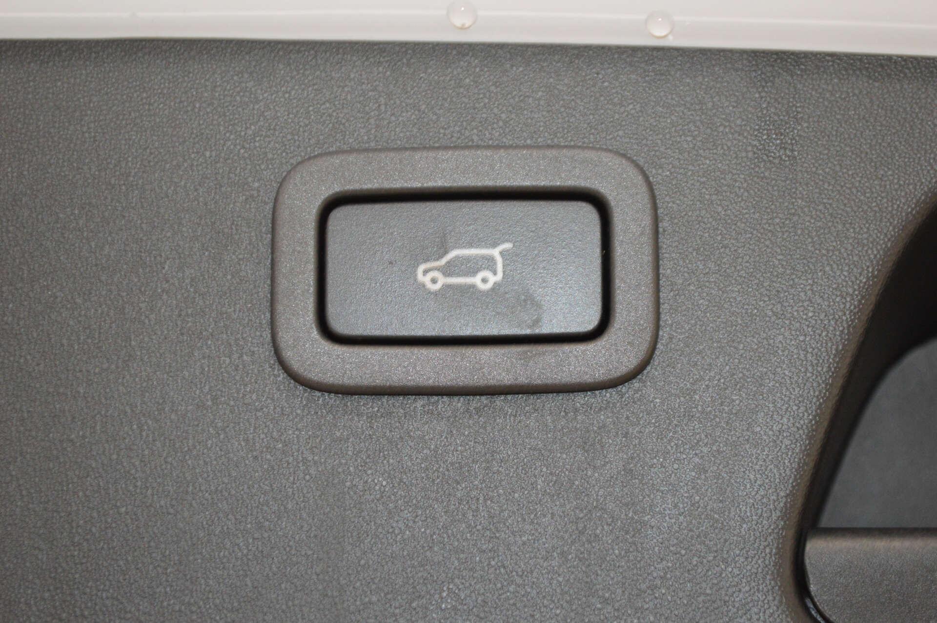 Jaguar E-Pace view 28