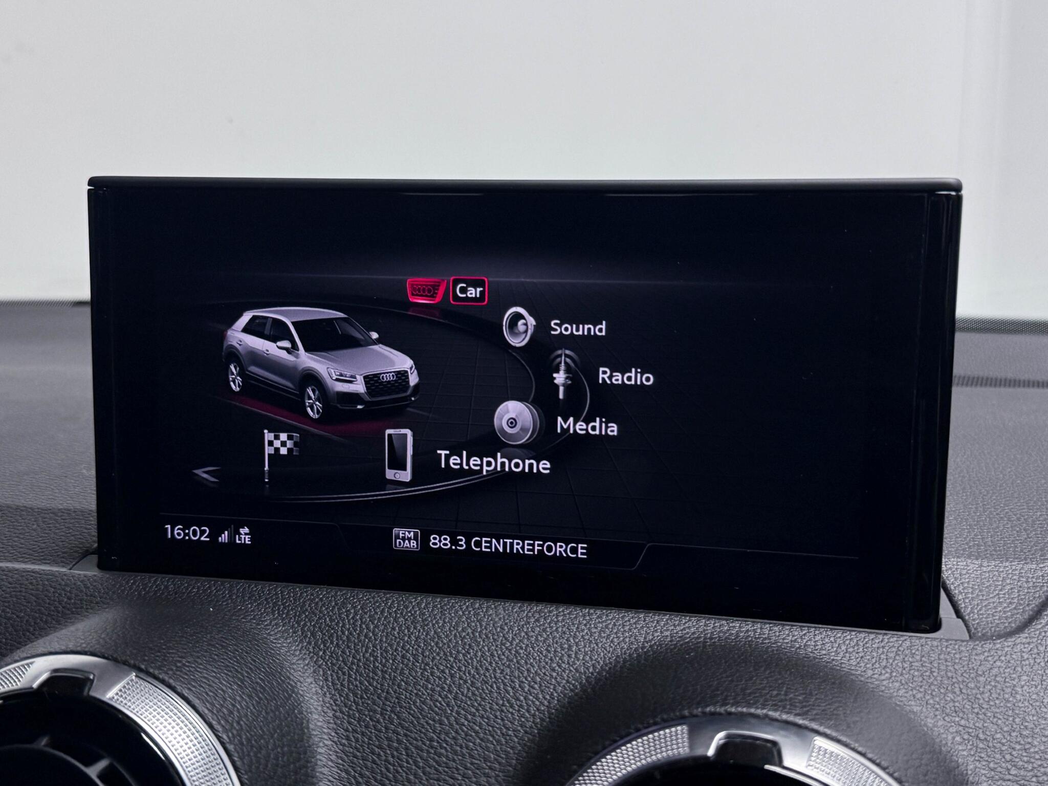 Audi SQ2 view 38