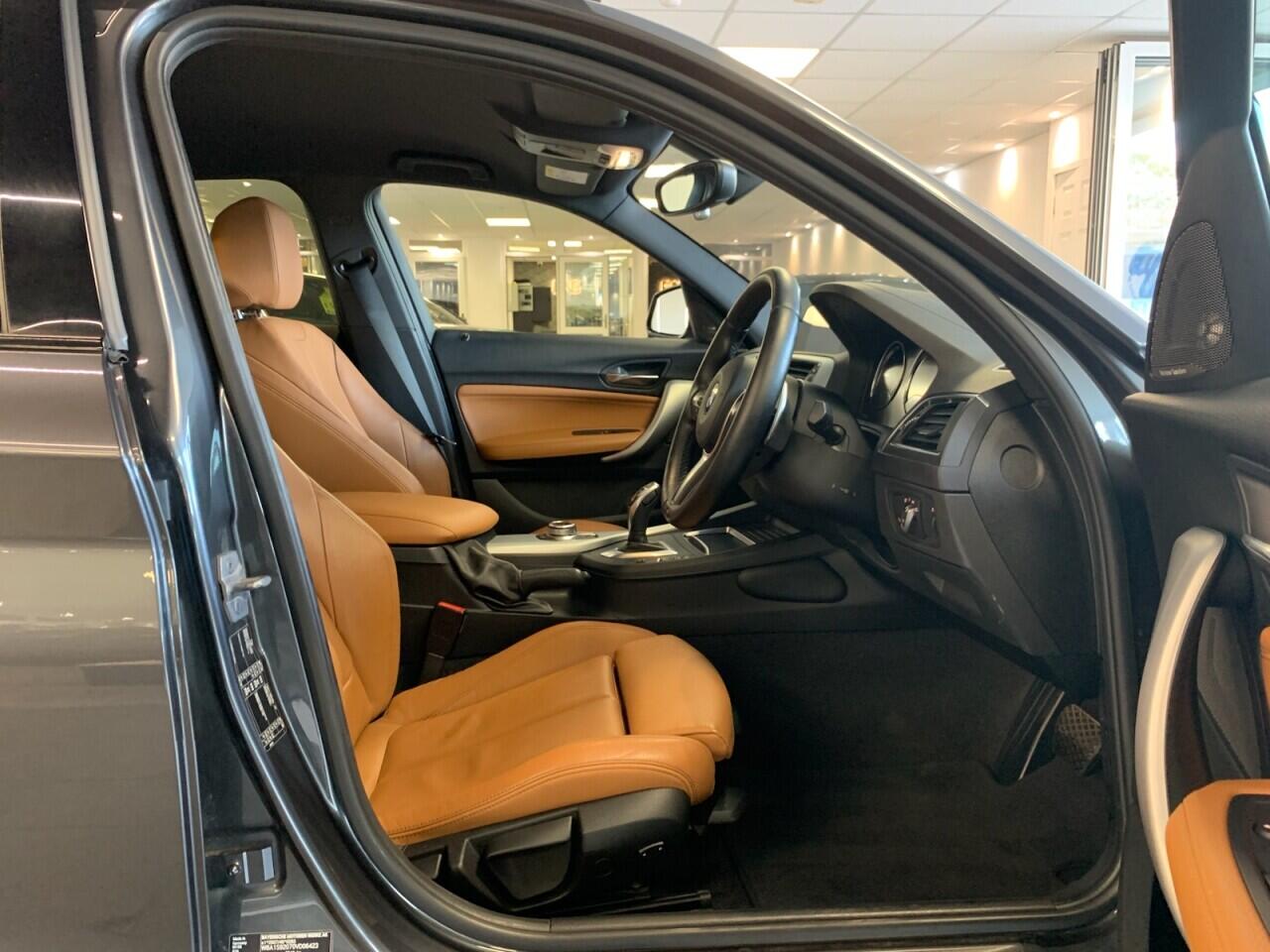 BMW 1 Series view 20