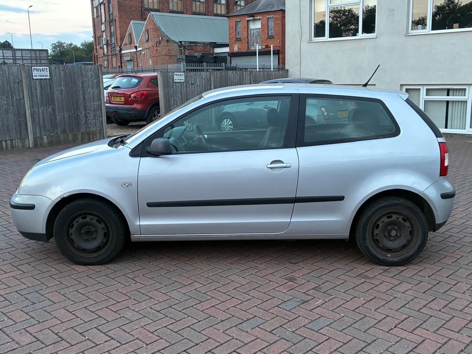 Volkswagen Polo view 8