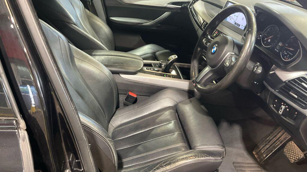 BMW X5 view 3