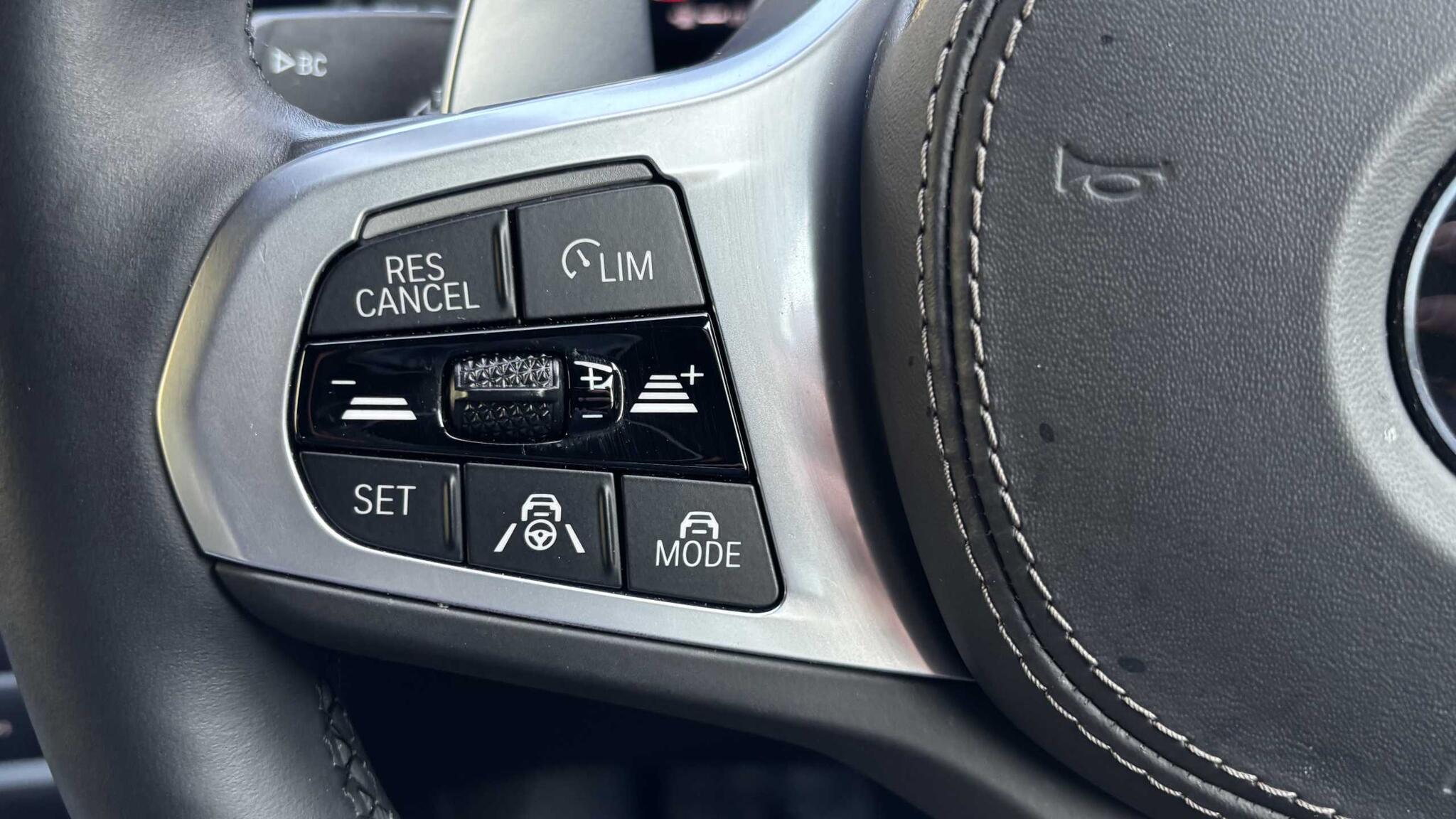 BMW X5 view 21