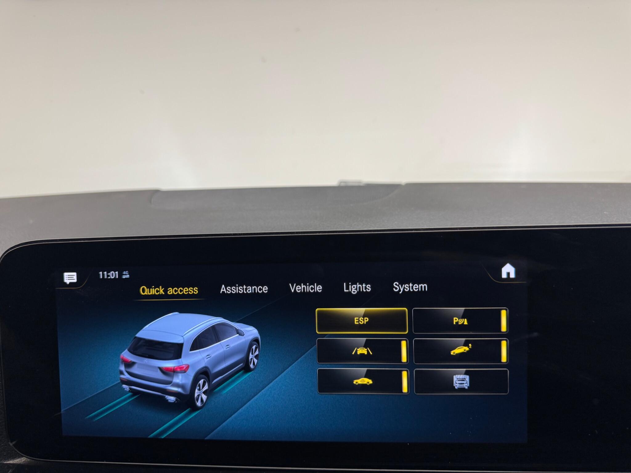 Mercedes-Benz Gla view 16