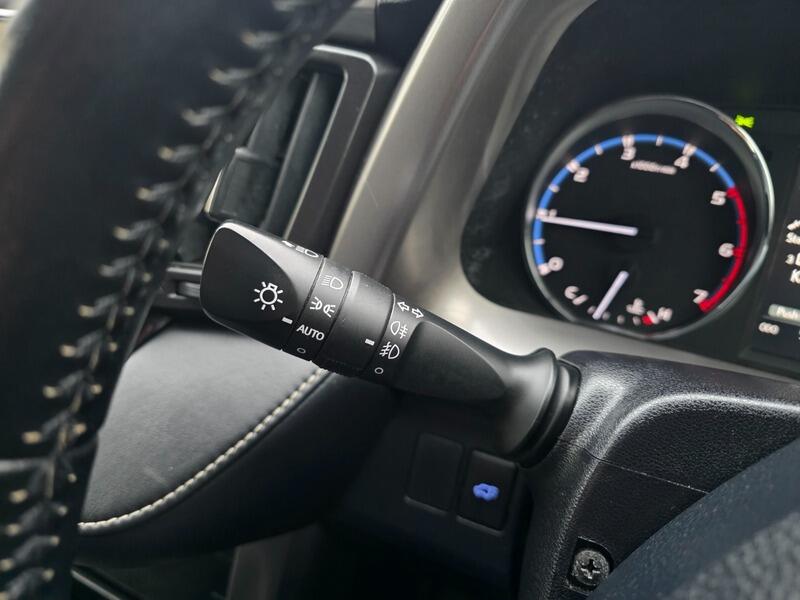 2016 Toyota RAV4 image 38