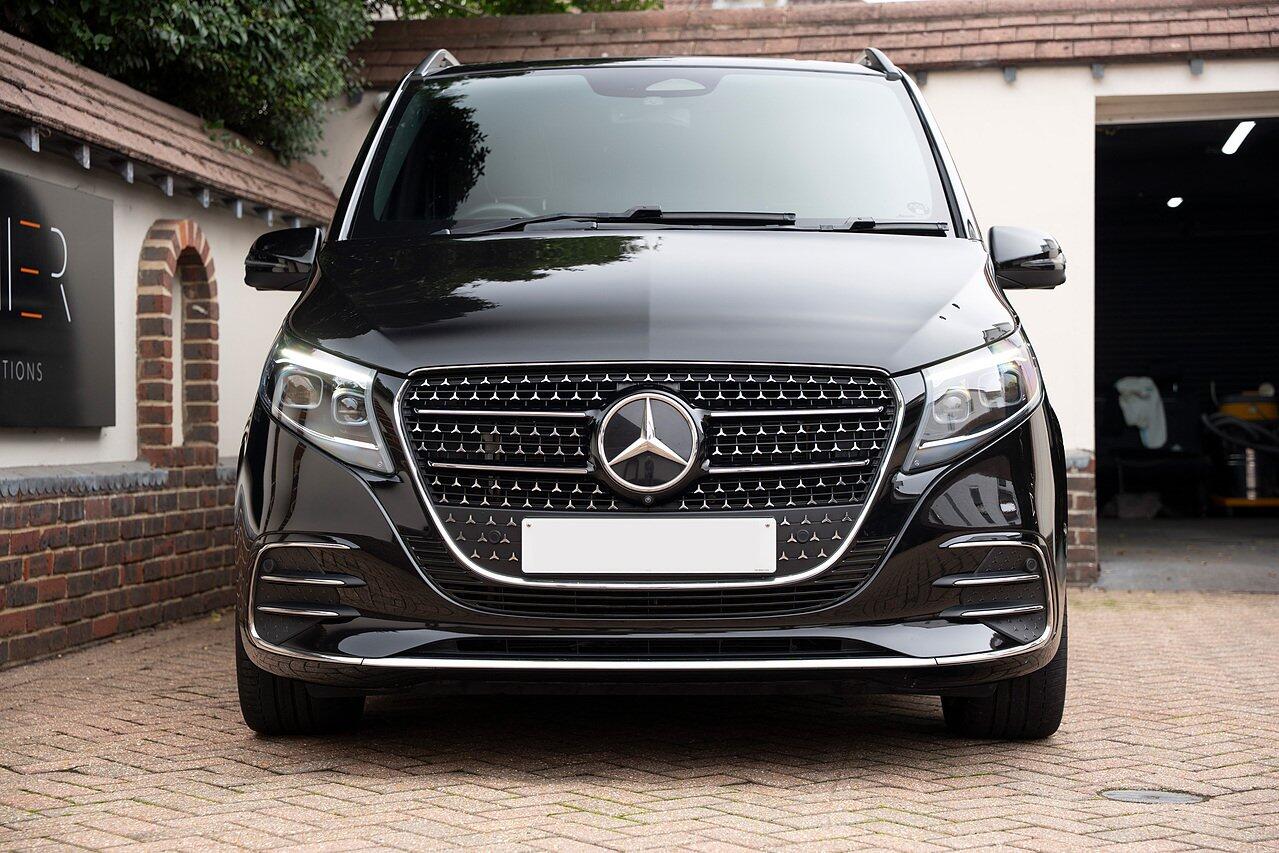 Mercedes-Benz V-Class view 2