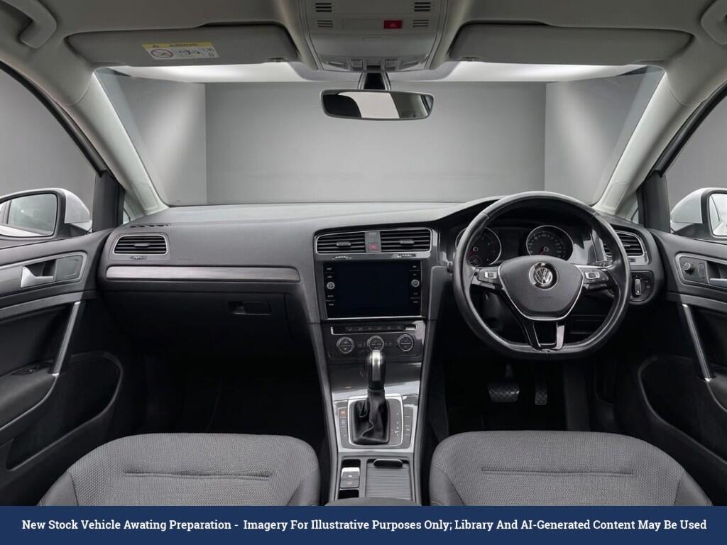 Volkswagen Golf view 4