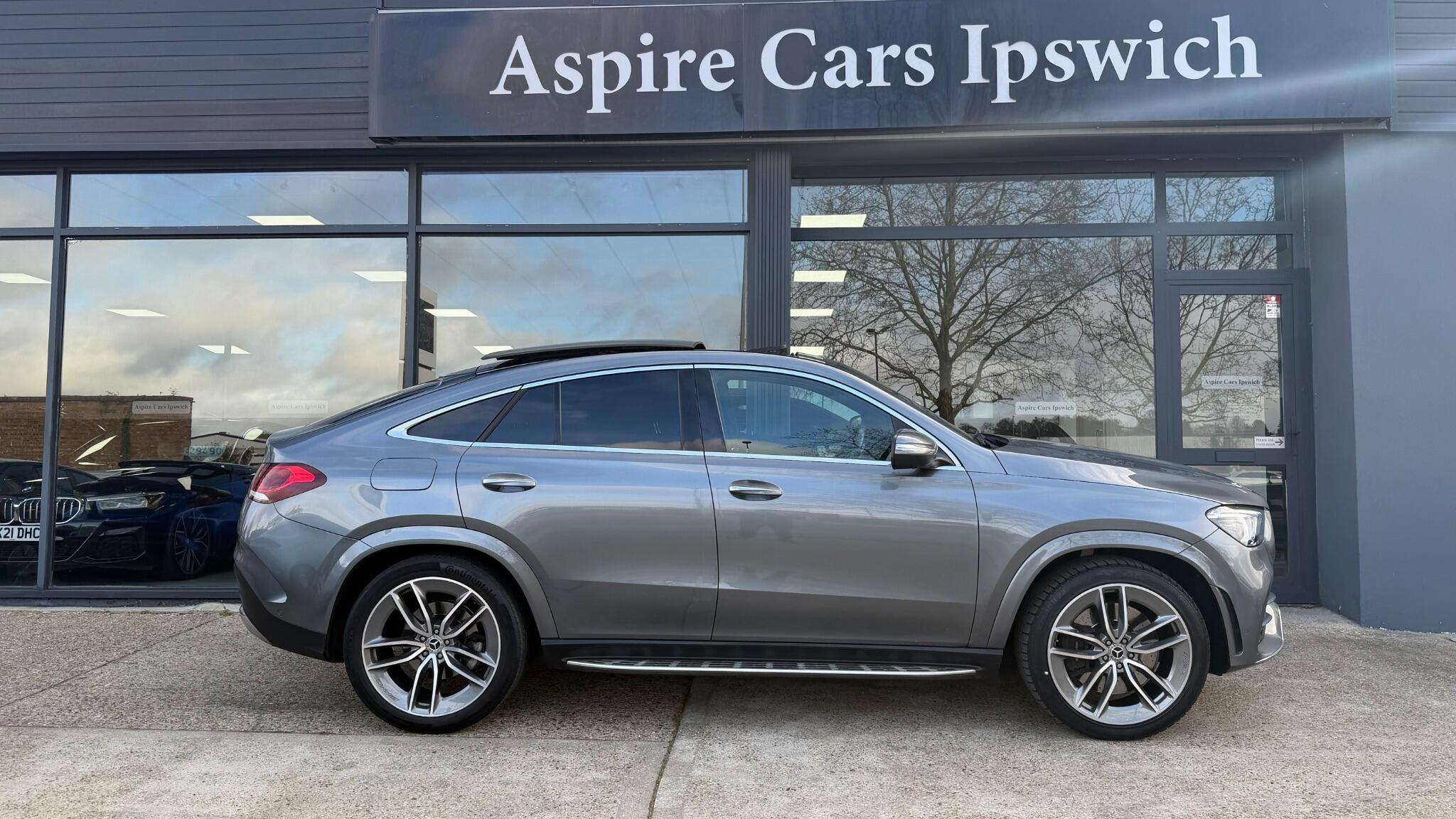 Mercedes-Benz Gle view 2
