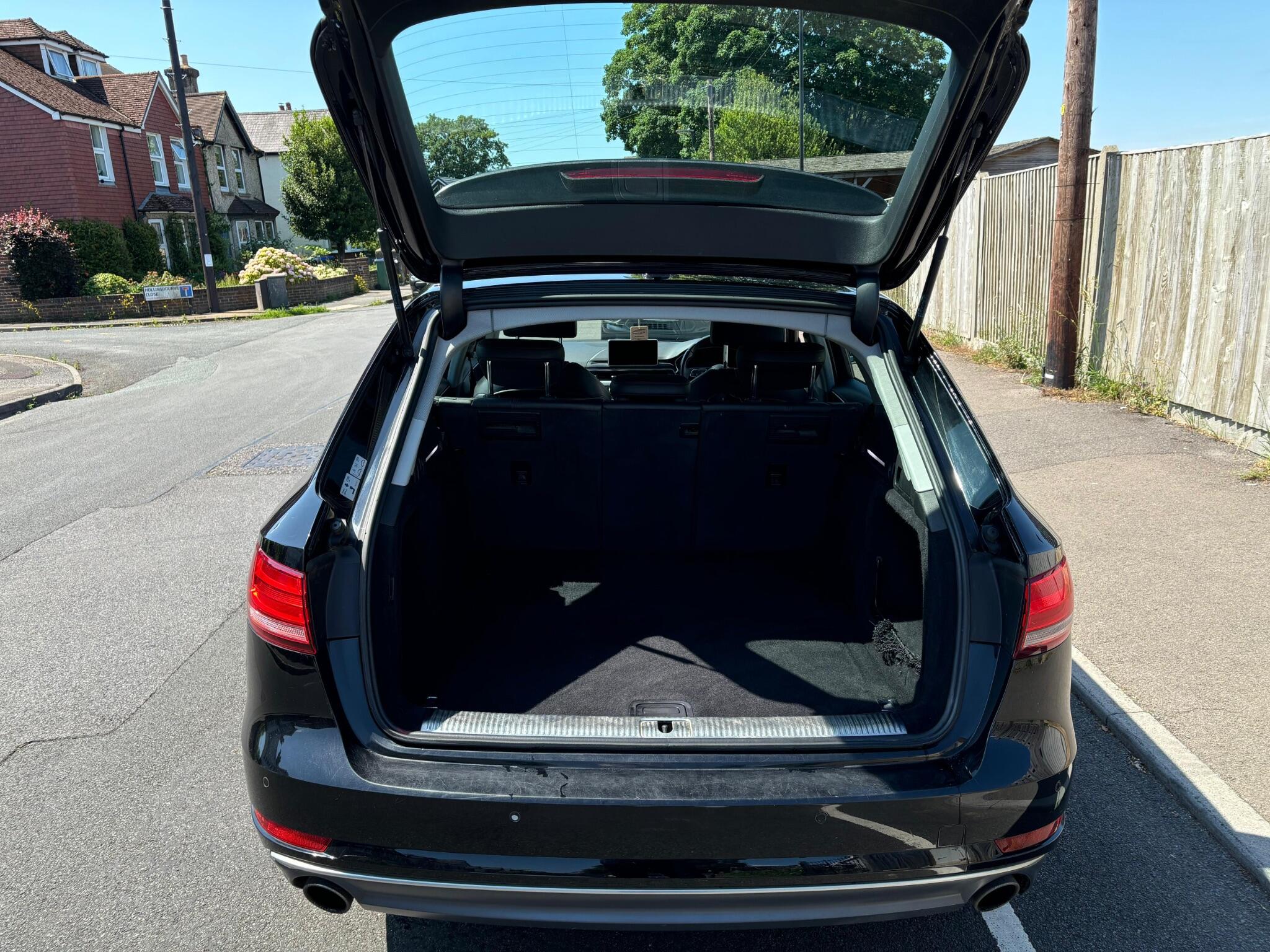 Audi A4 Avant view 30