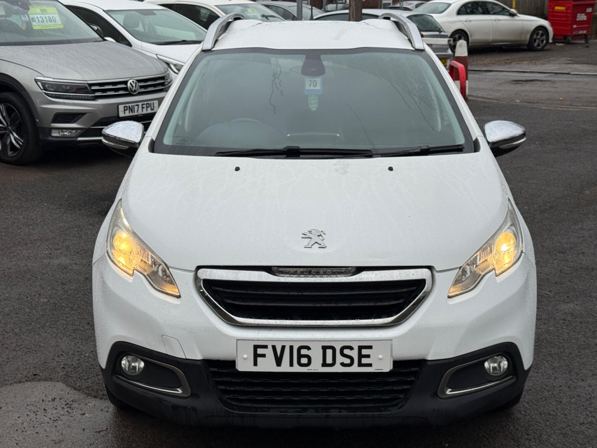 Peugeot 2008 - Image 8