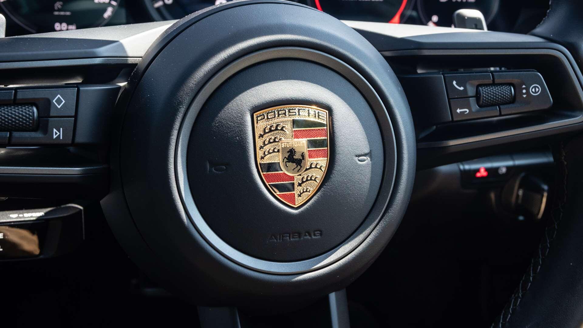 Porsche 911 view 19