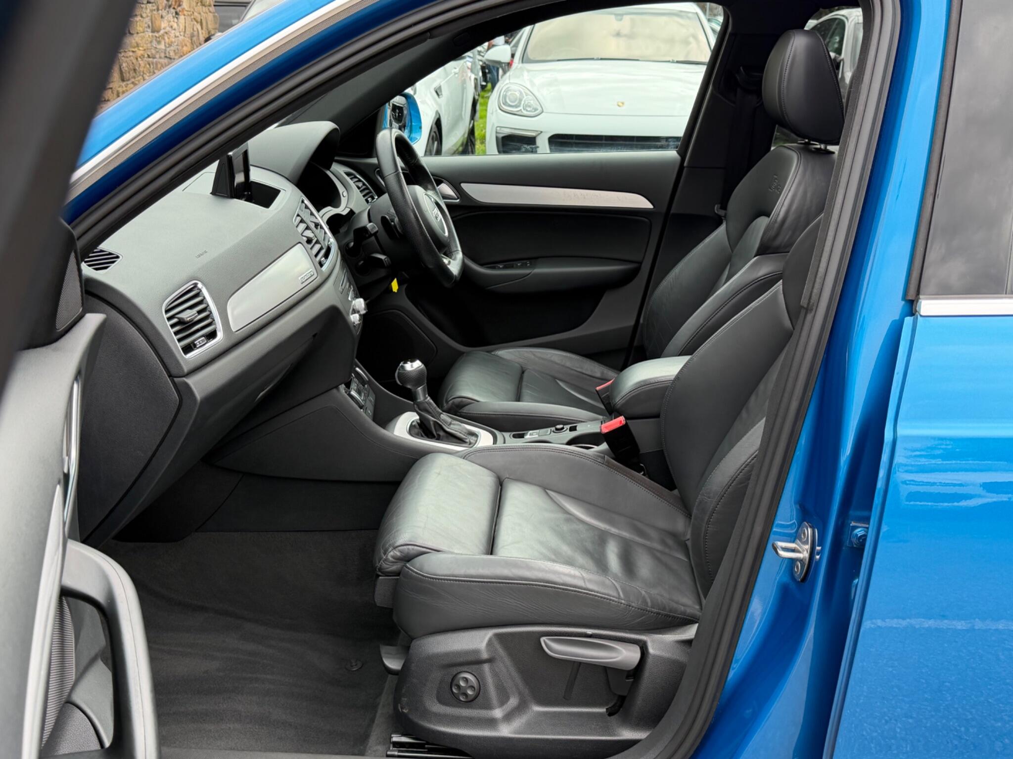Audi Q3 view 17