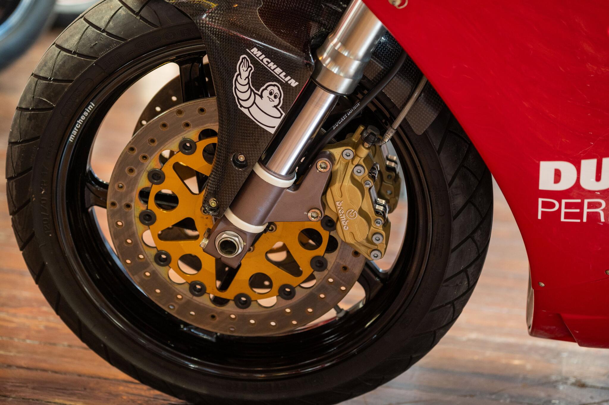 Ducati 916 view 13