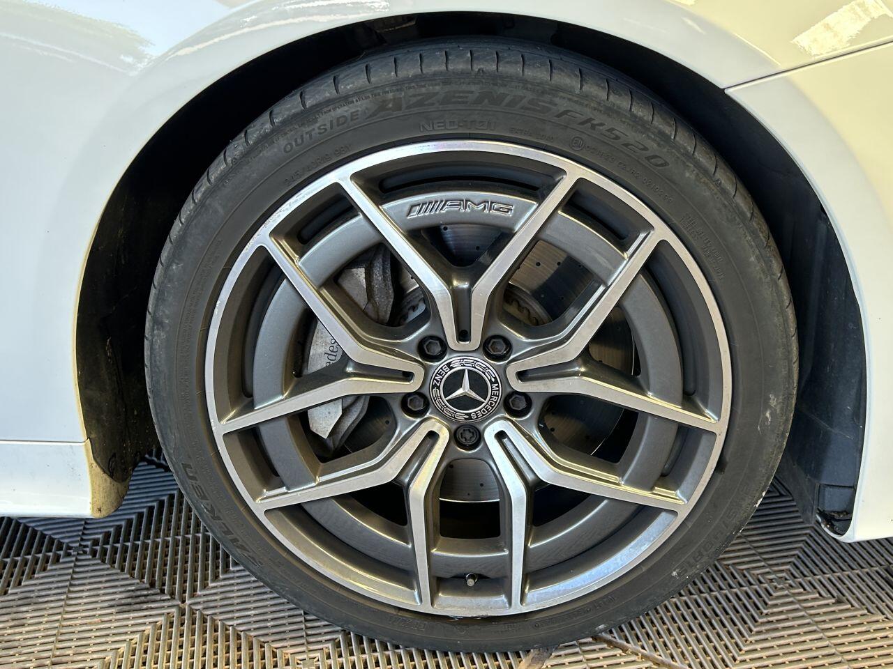 Mercedes-Benz E Class view 27