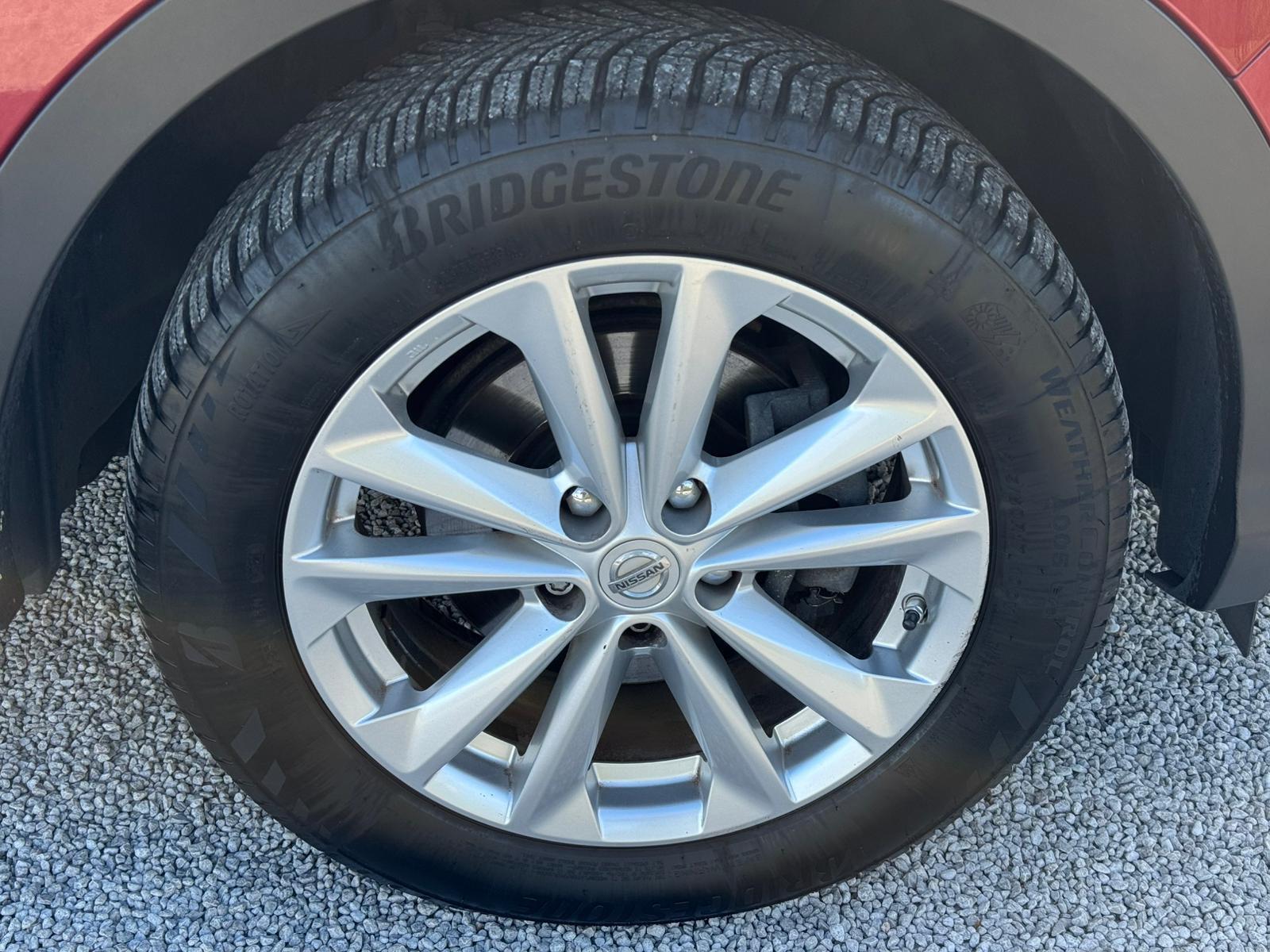 2014 Nissan Qashqai image 30