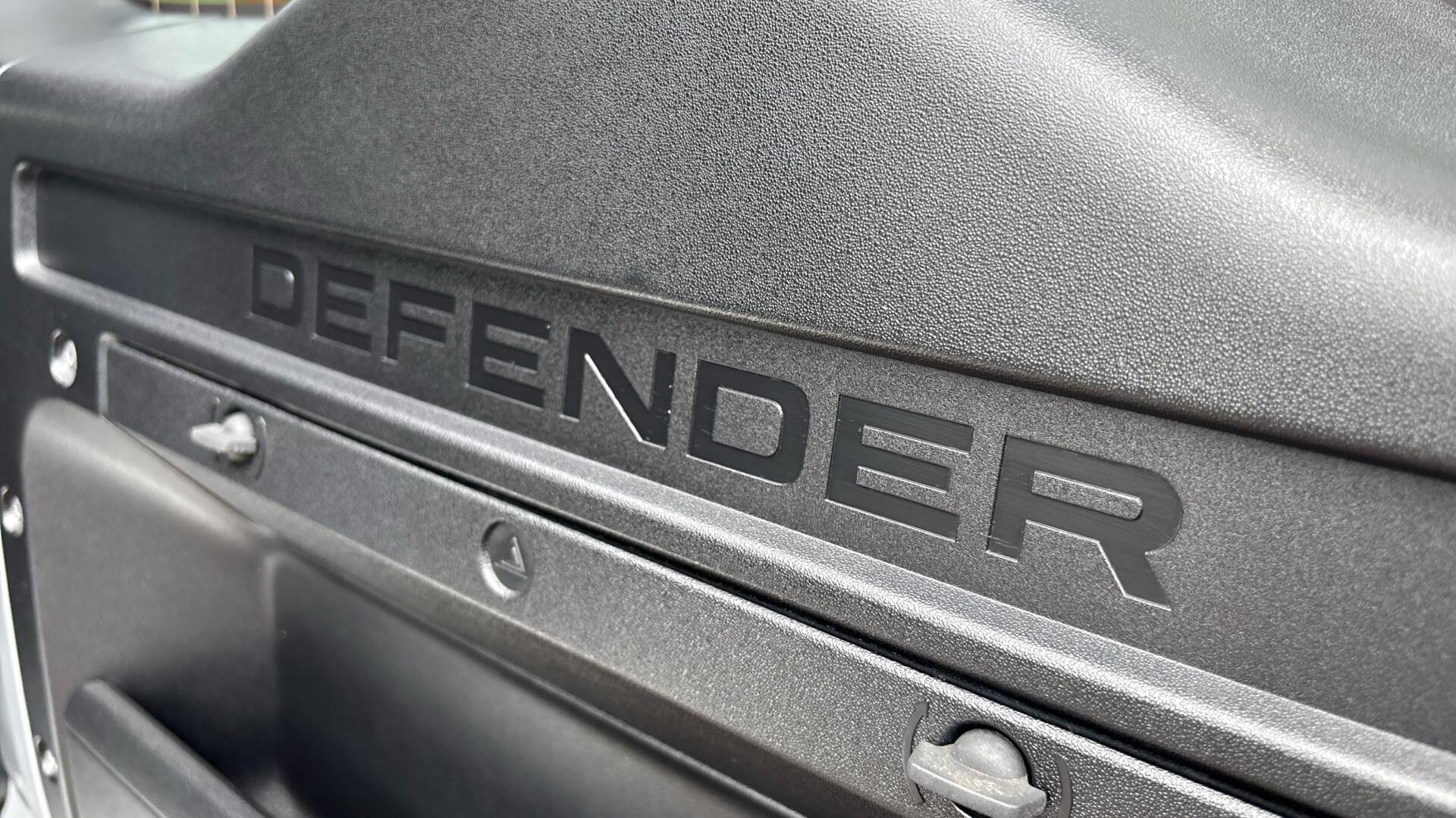 Land Rover Defender view 37