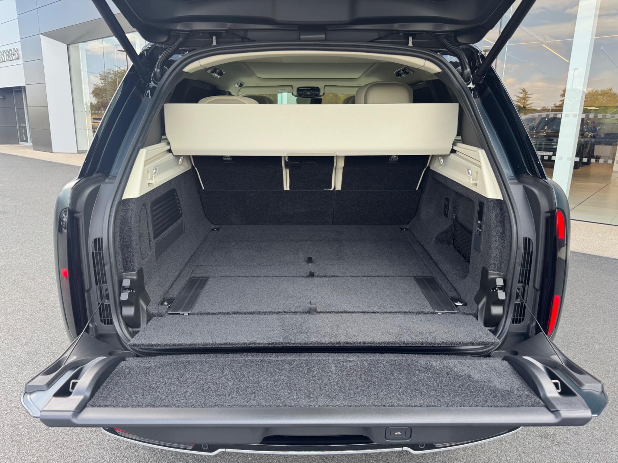 Land Rover Range Rover view 9