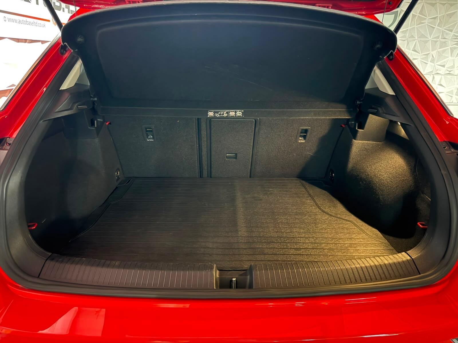 Volkswagen T-Roc view 29