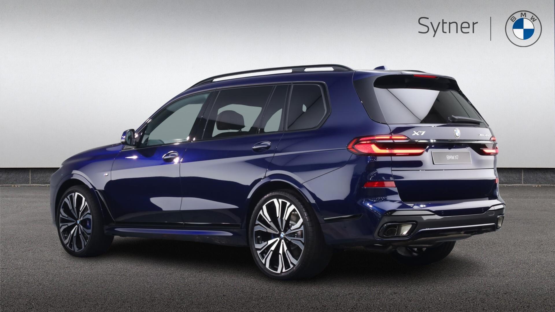 BMW X7 view 2