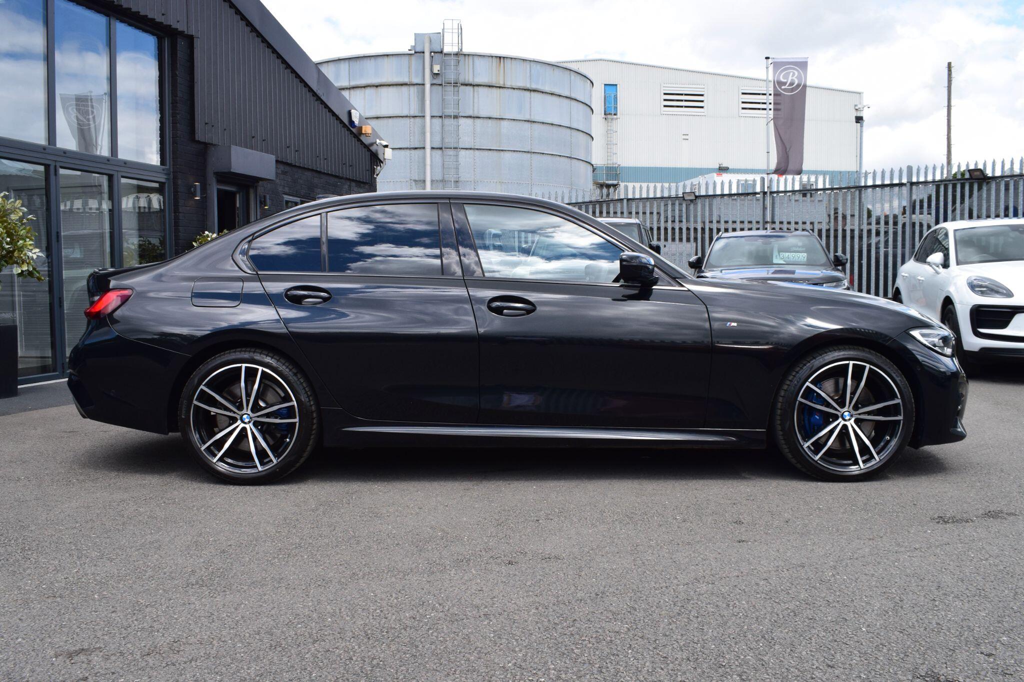 BMW 3 Series view 4