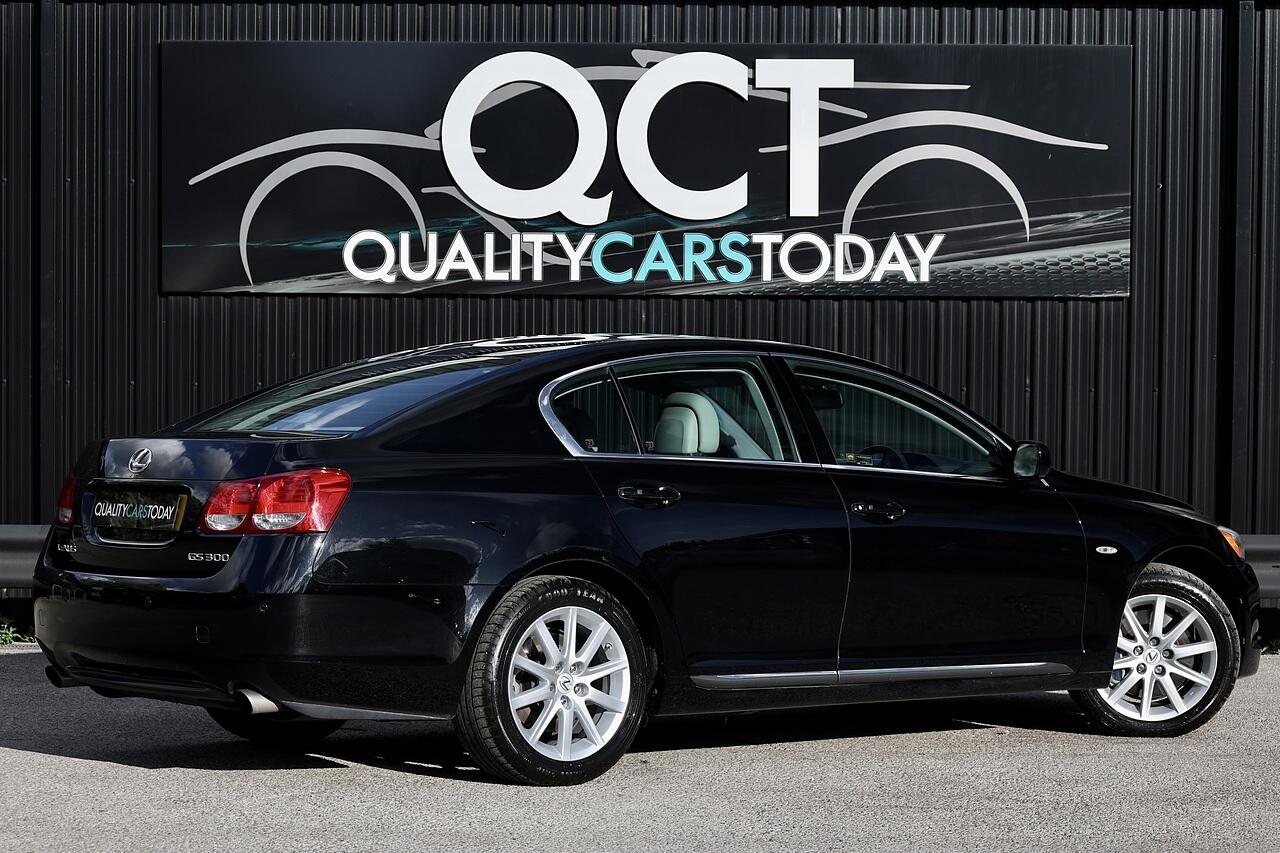 Lexus GS view 12