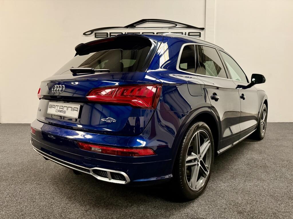 Audi SQ5 view 4