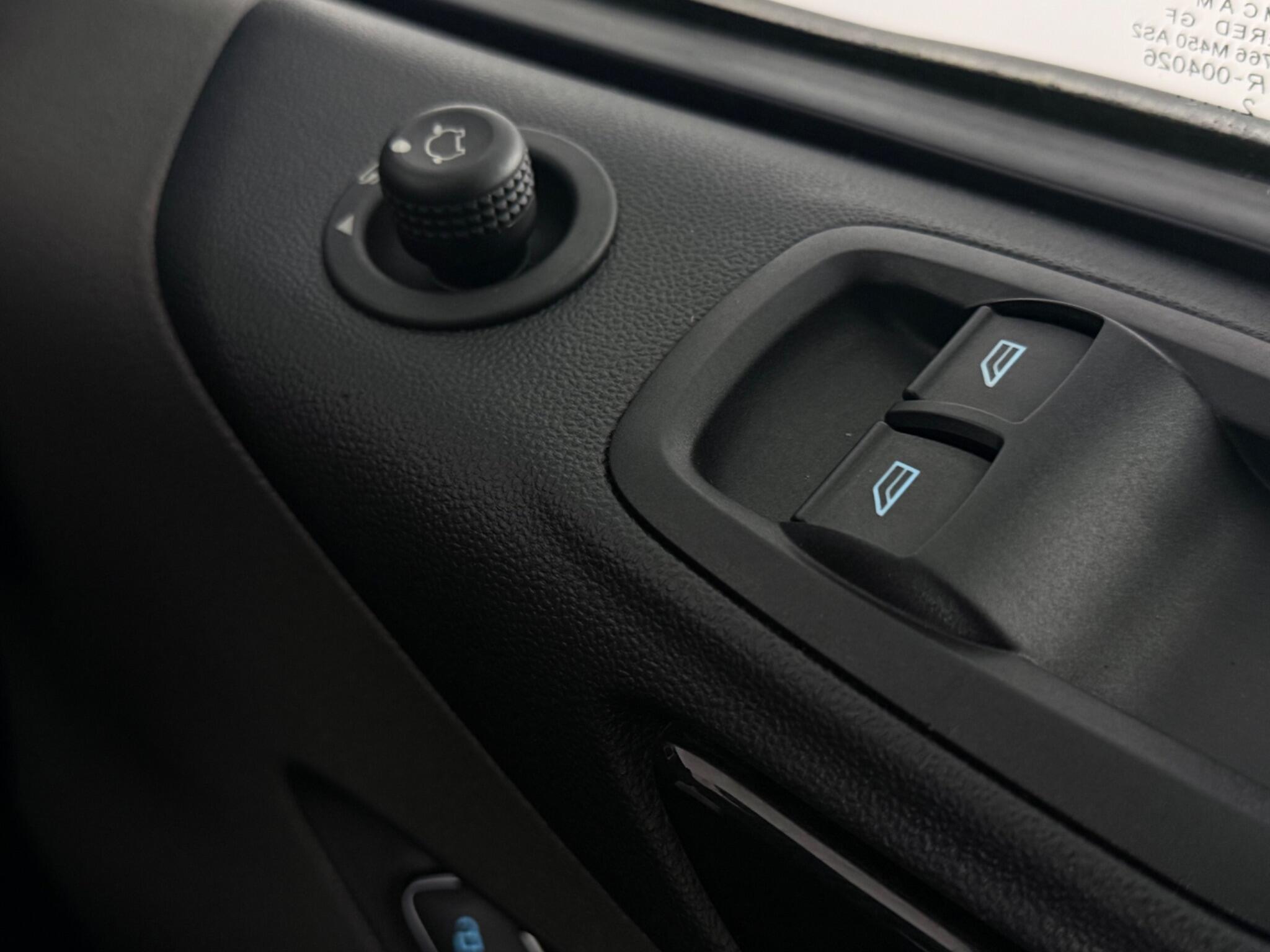 Ford Transit Custom view 20