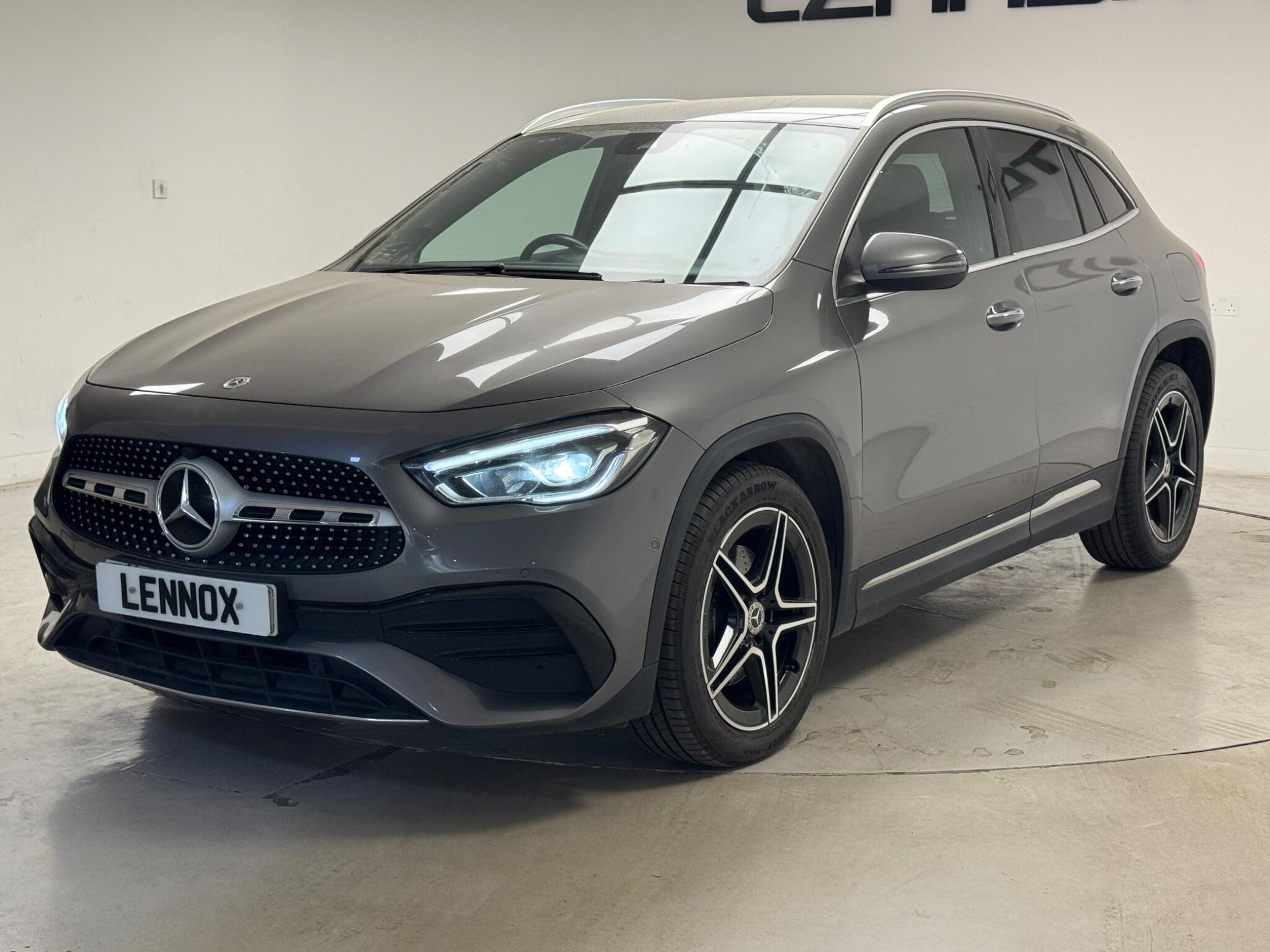 Mercedes-Benz Gla view 3