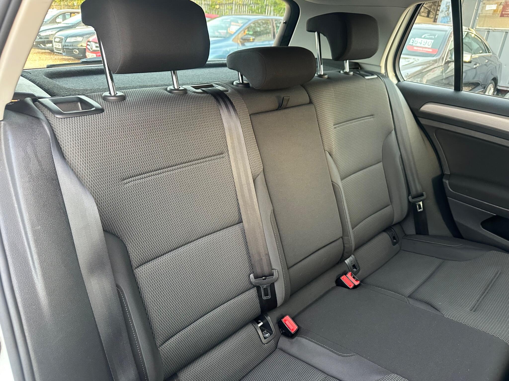 Volkswagen Golf view 28