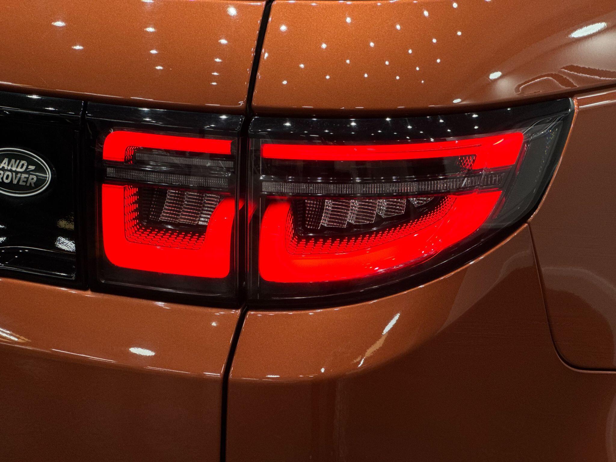 Land Rover Discovery Sport view 22