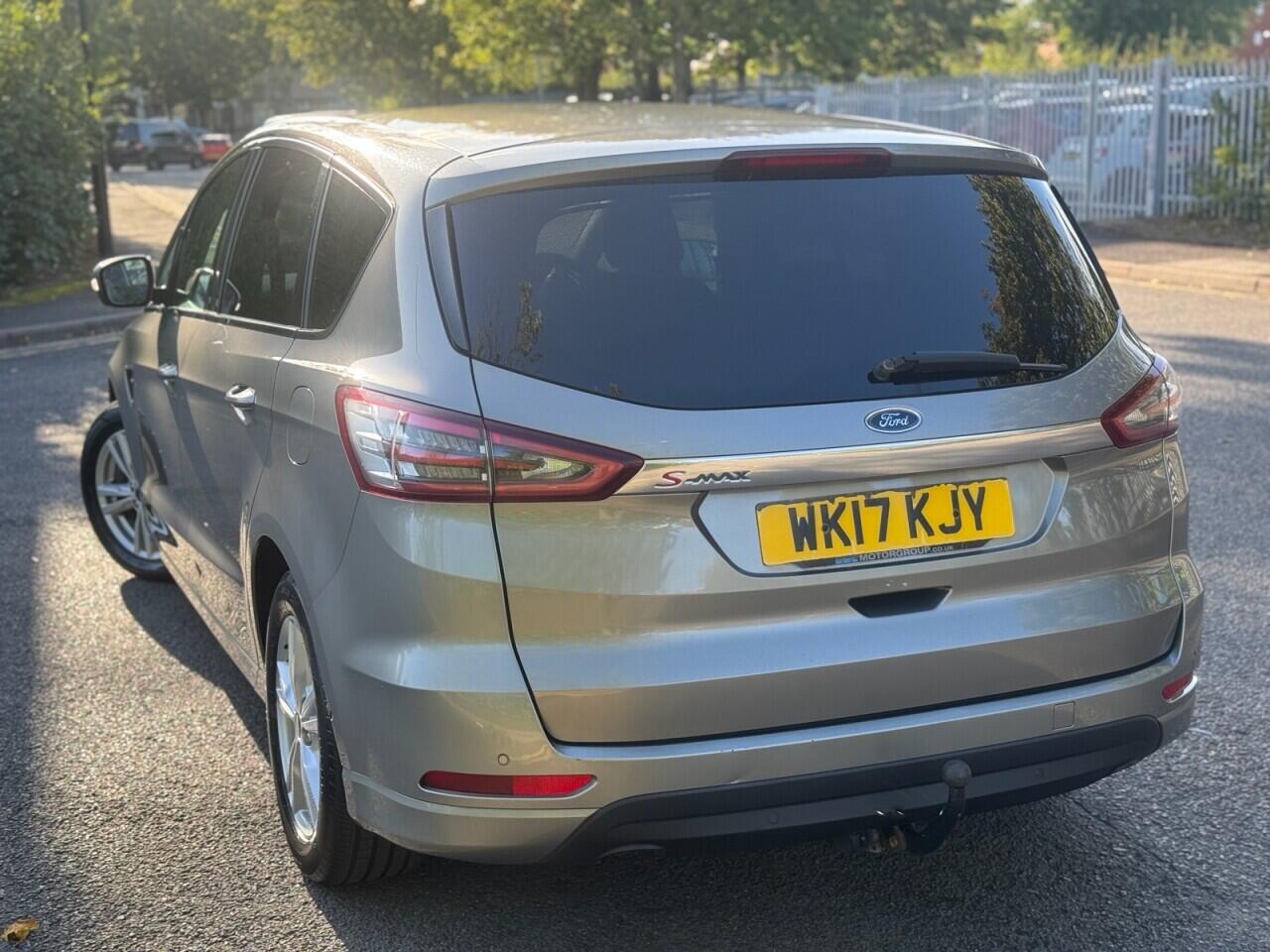 Ford S-Max view 5