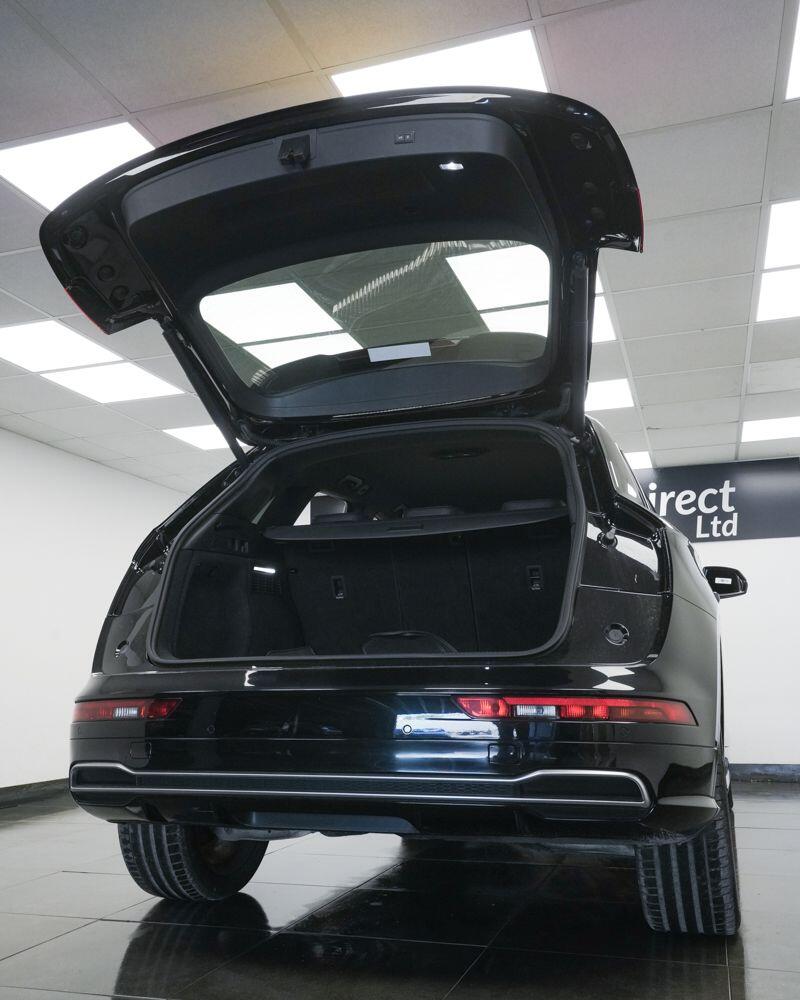 Audi Q5 view 7