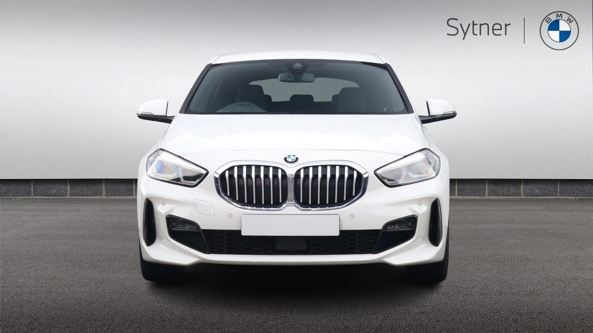 BMW 1 Series view 16