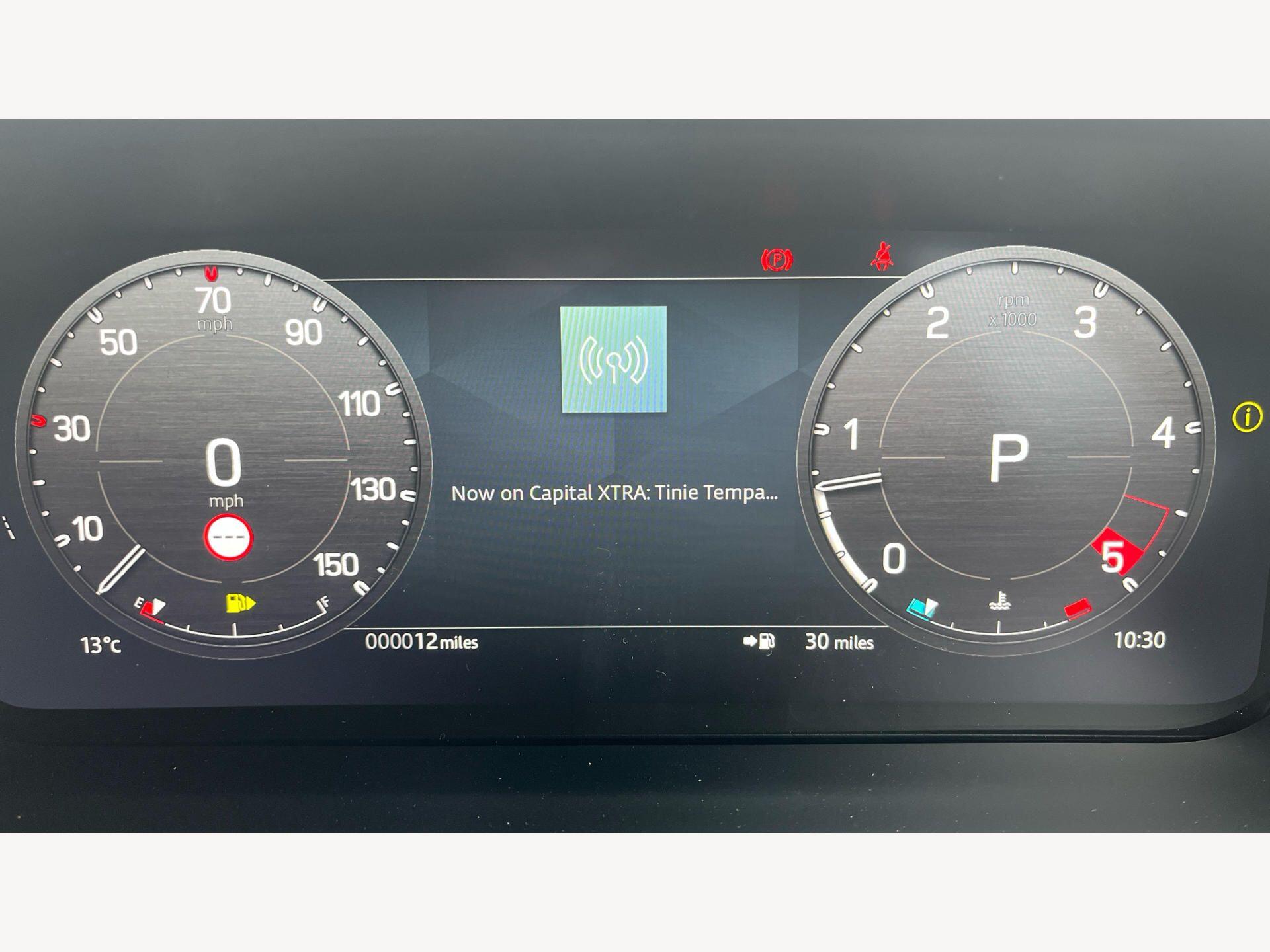 Land Rover Defender view 19
