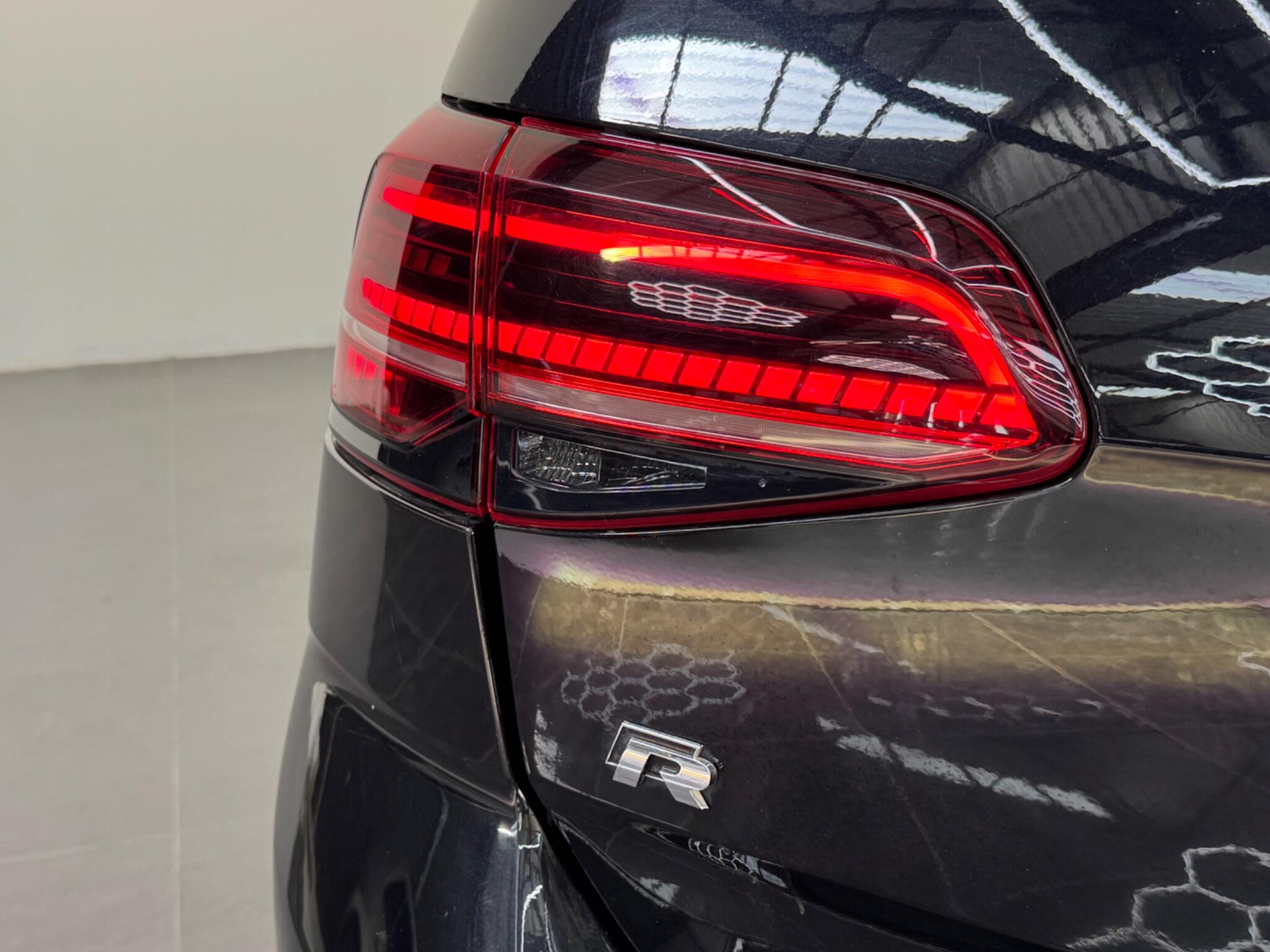 Volkswagen Golf view 16