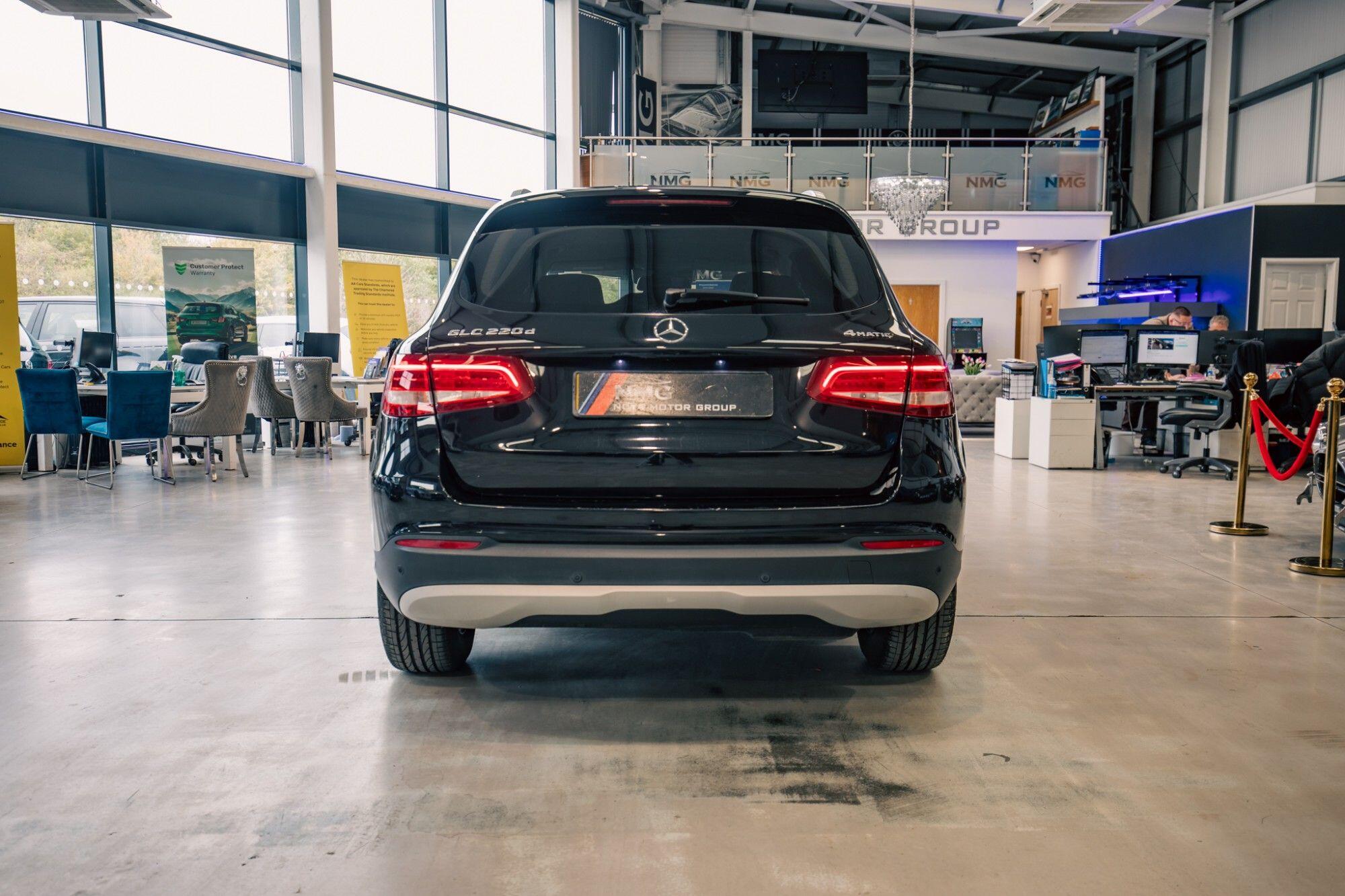 Mercedes-Benz GLC view 31